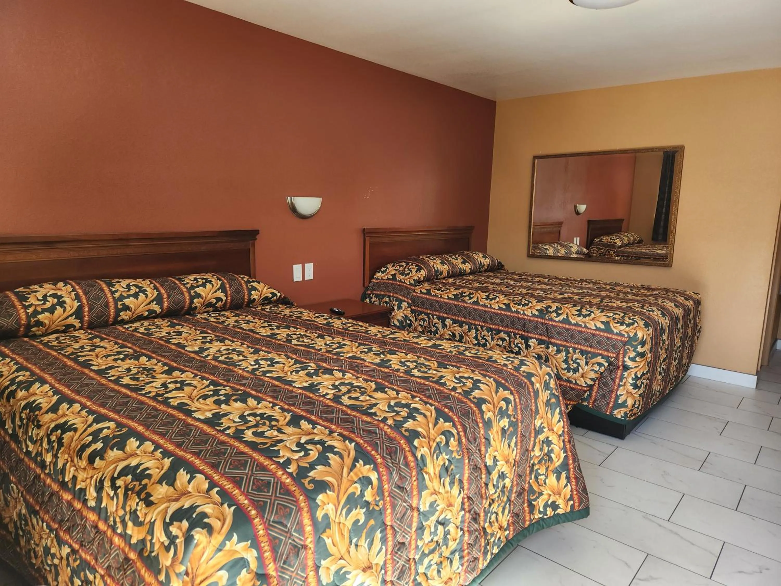Bed in Two Palms Motel