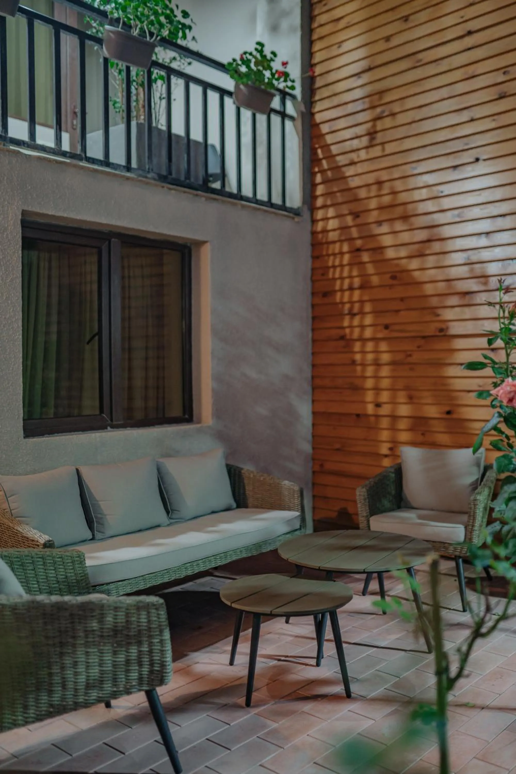 Garden in Kera Rooms