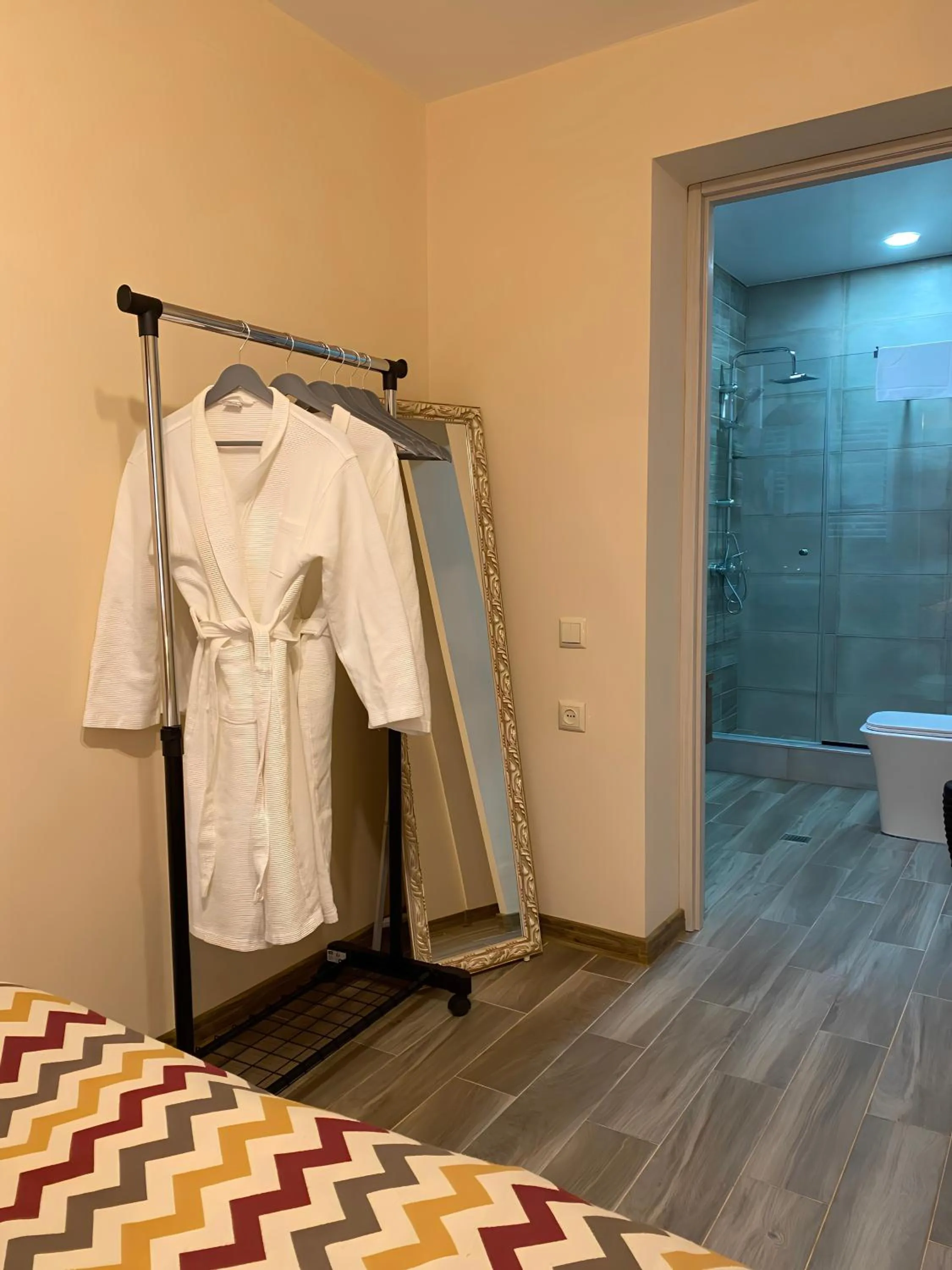 Bedroom, Bed in Kera Rooms