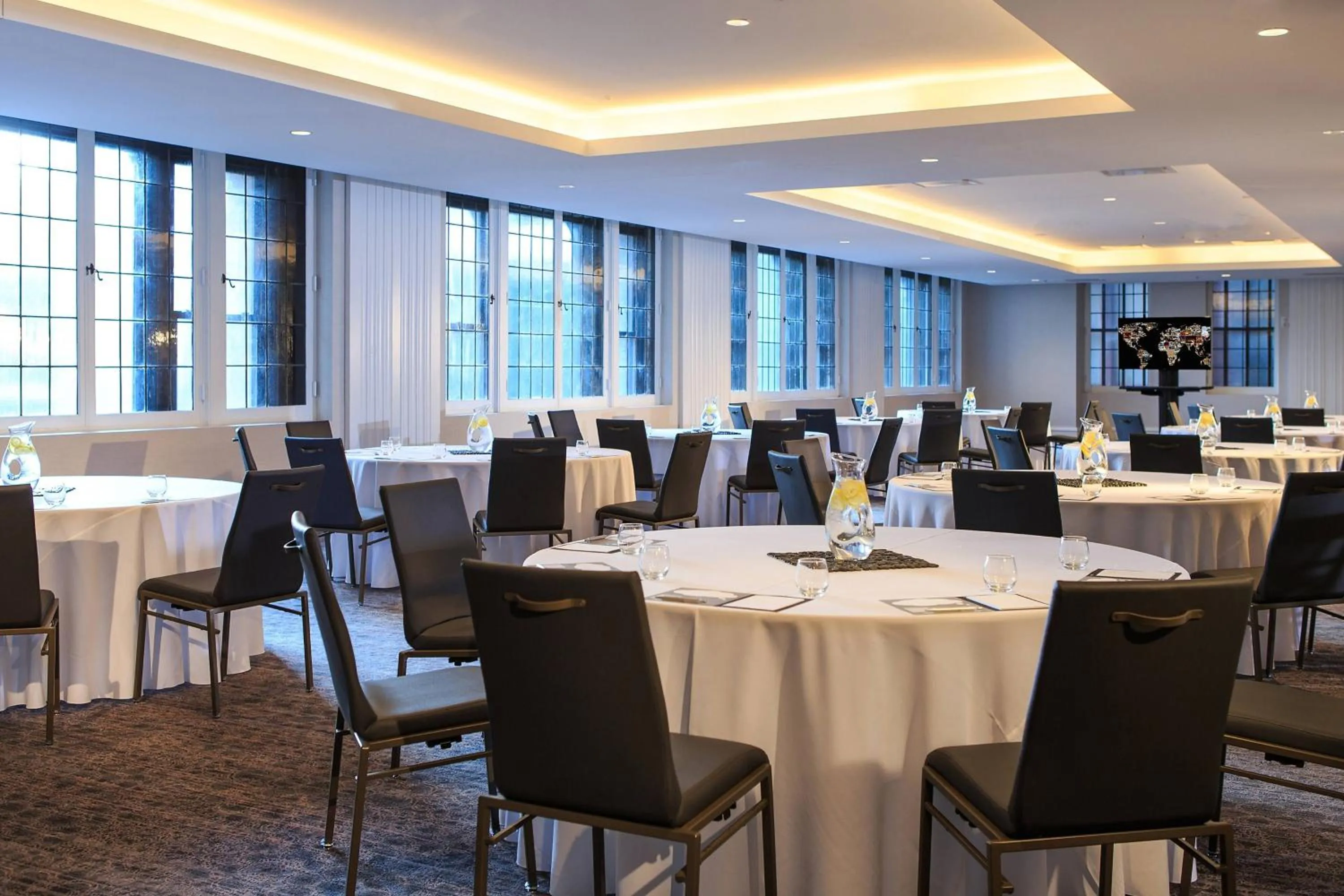 Lobby or reception in Renaissance Cincinnati Downtown Hotel
