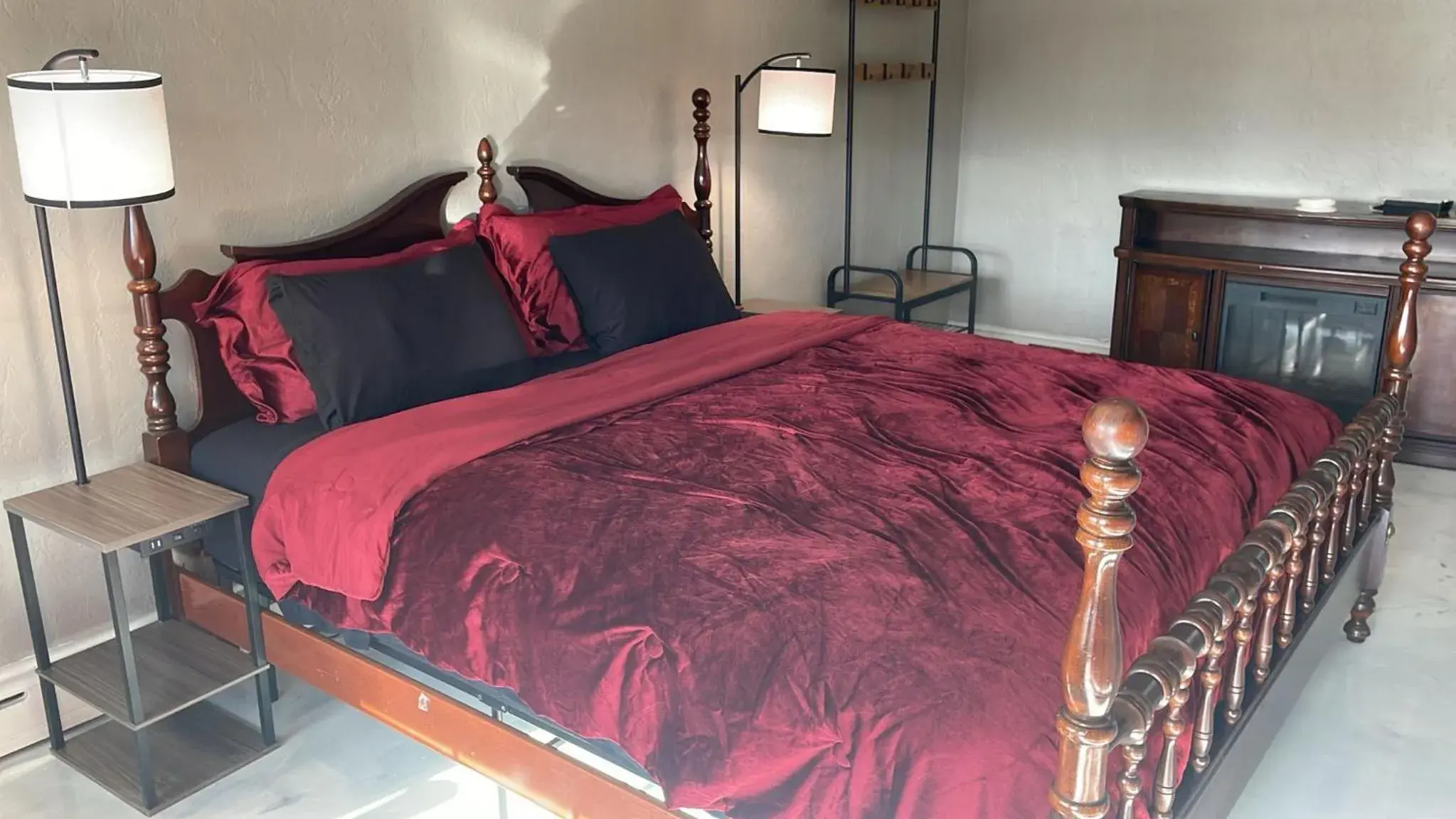 Bed in Shamrock Cove Inn Bed in Shamrock Cove Inn