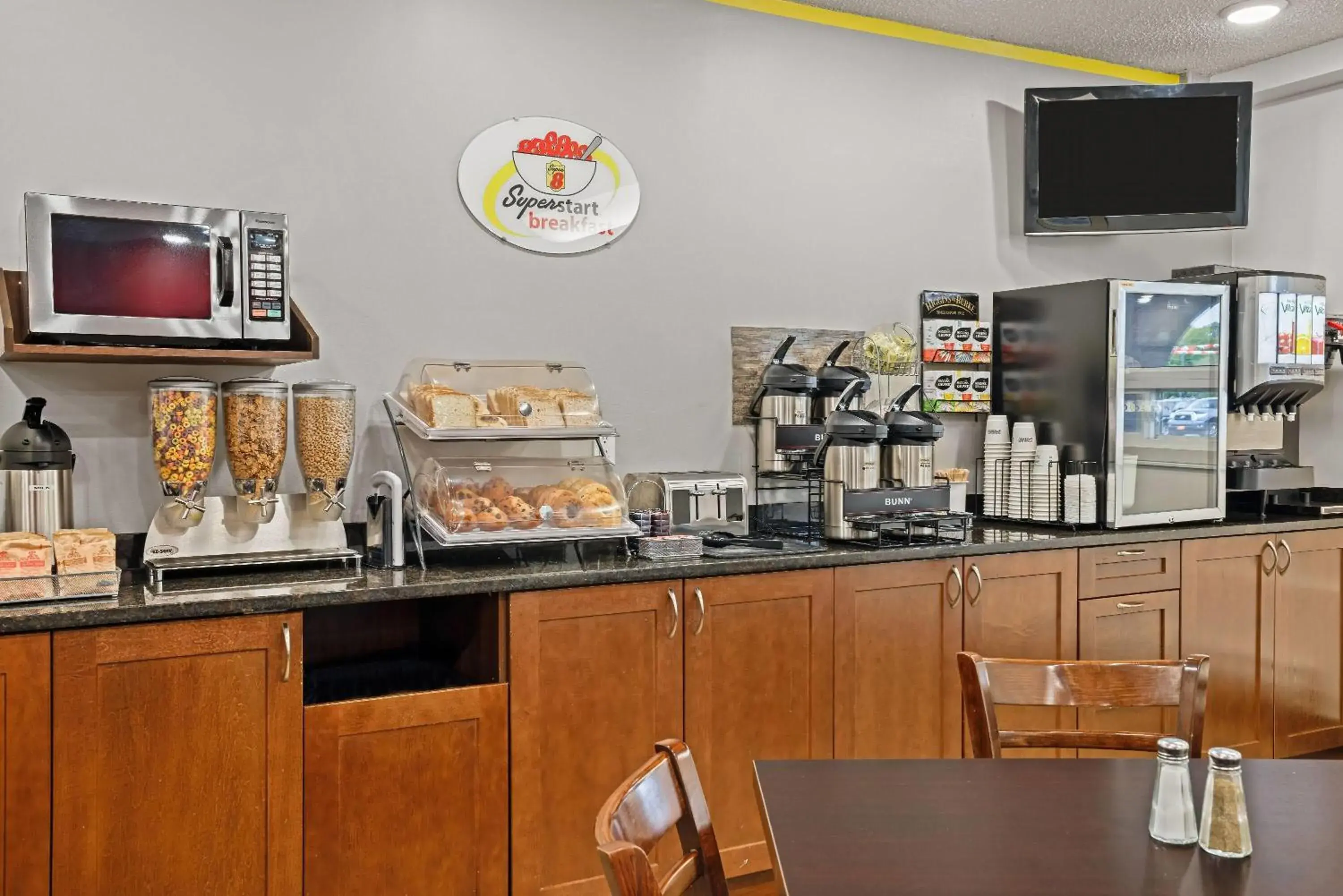 Restaurant/places to eat in Super 8 by Wyndham Thunder Bay Restaurant/places to eat in Super 8 by Wyndham Thunder Bay