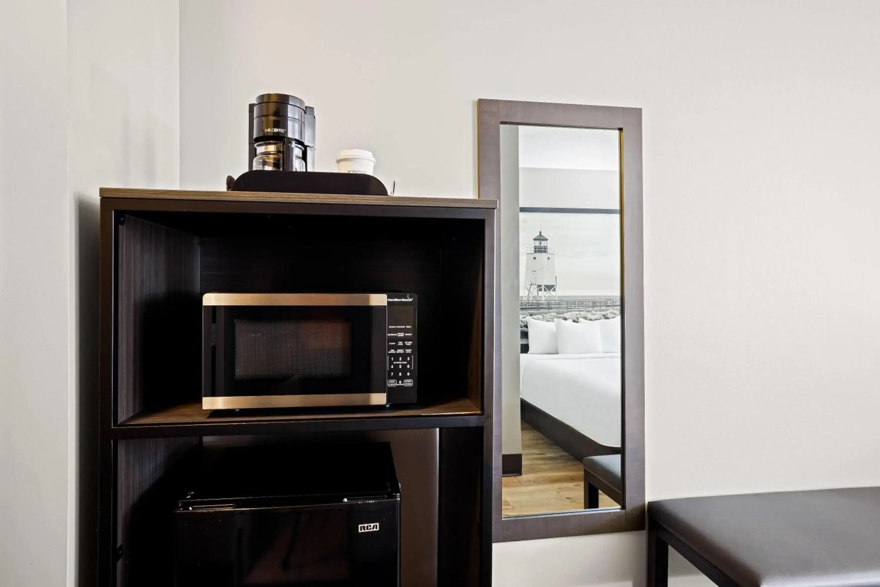 Bed in Super 8 by Wyndham Thunder Bay Bed in Super 8 by Wyndham Thunder Bay