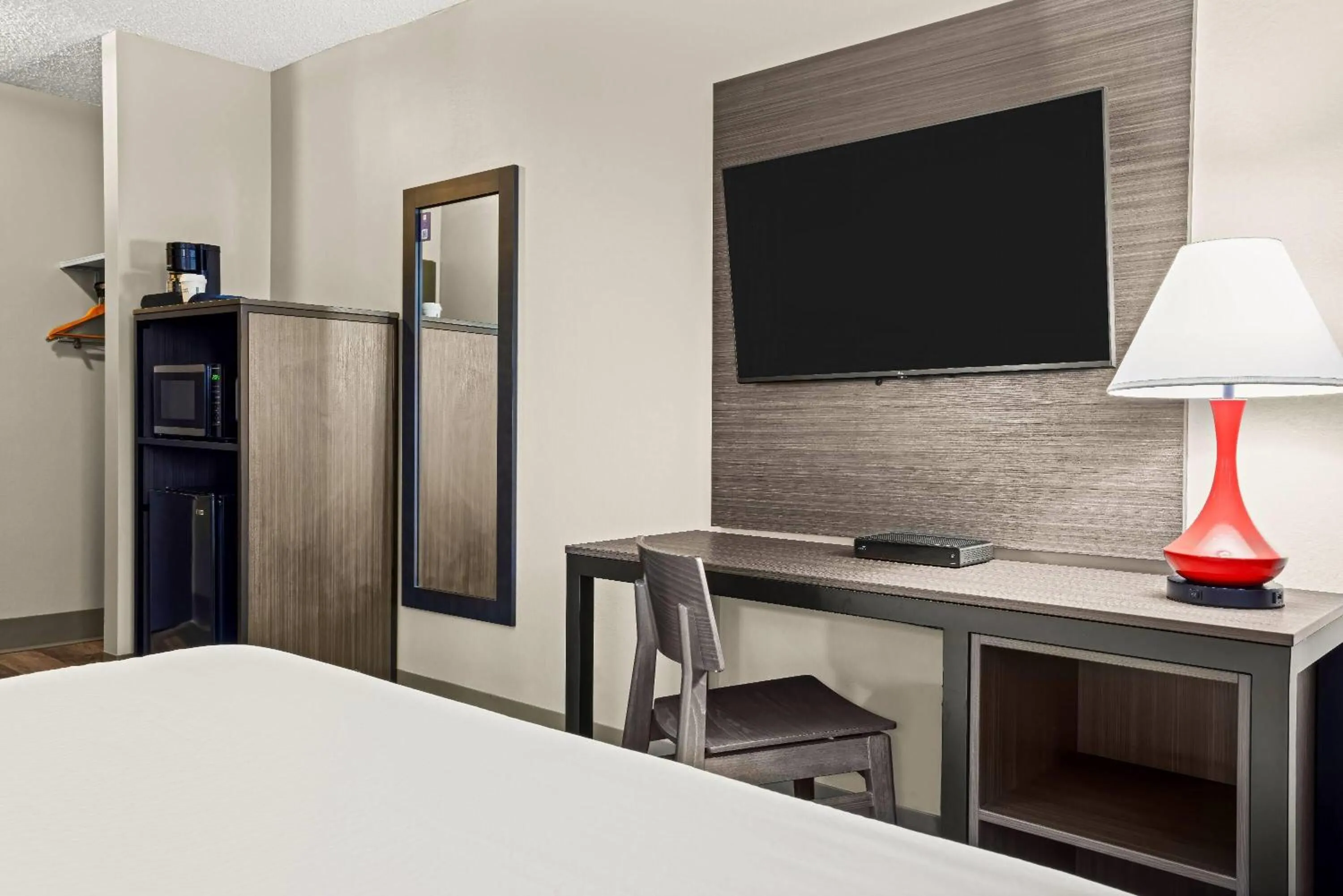 Bed in Super 8 by Wyndham Thunder Bay