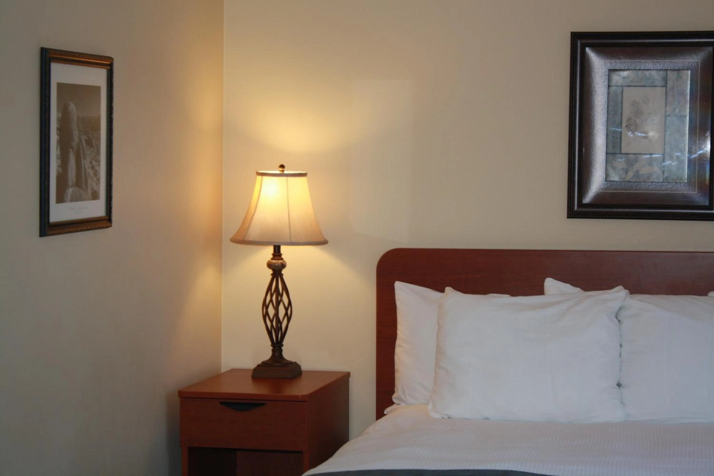 Bedroom in University of Alberta - Hotel