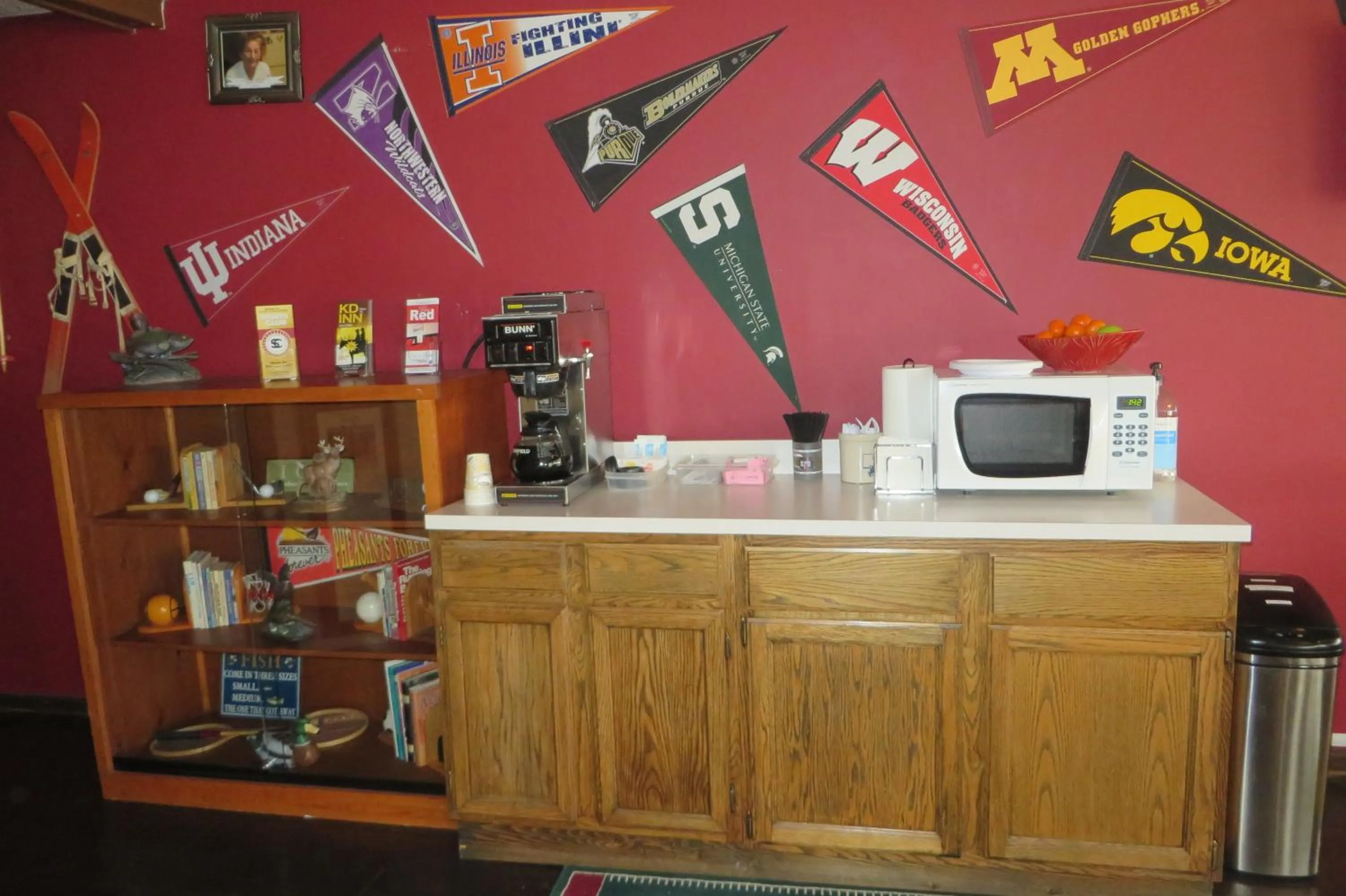 Coffee/tea facilities in Sports Club Motel