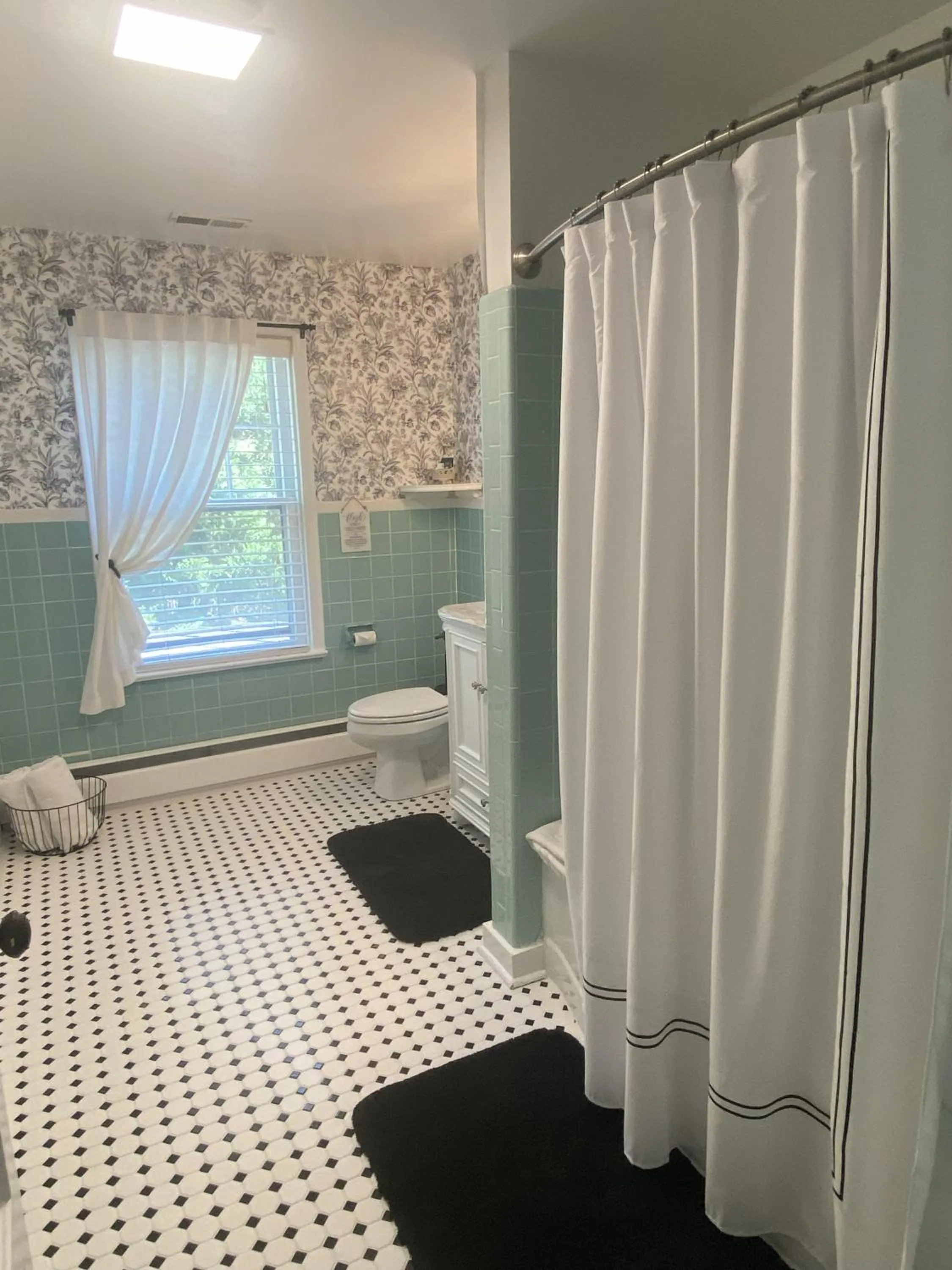 Bathroom in A Williamsburg White House Inn