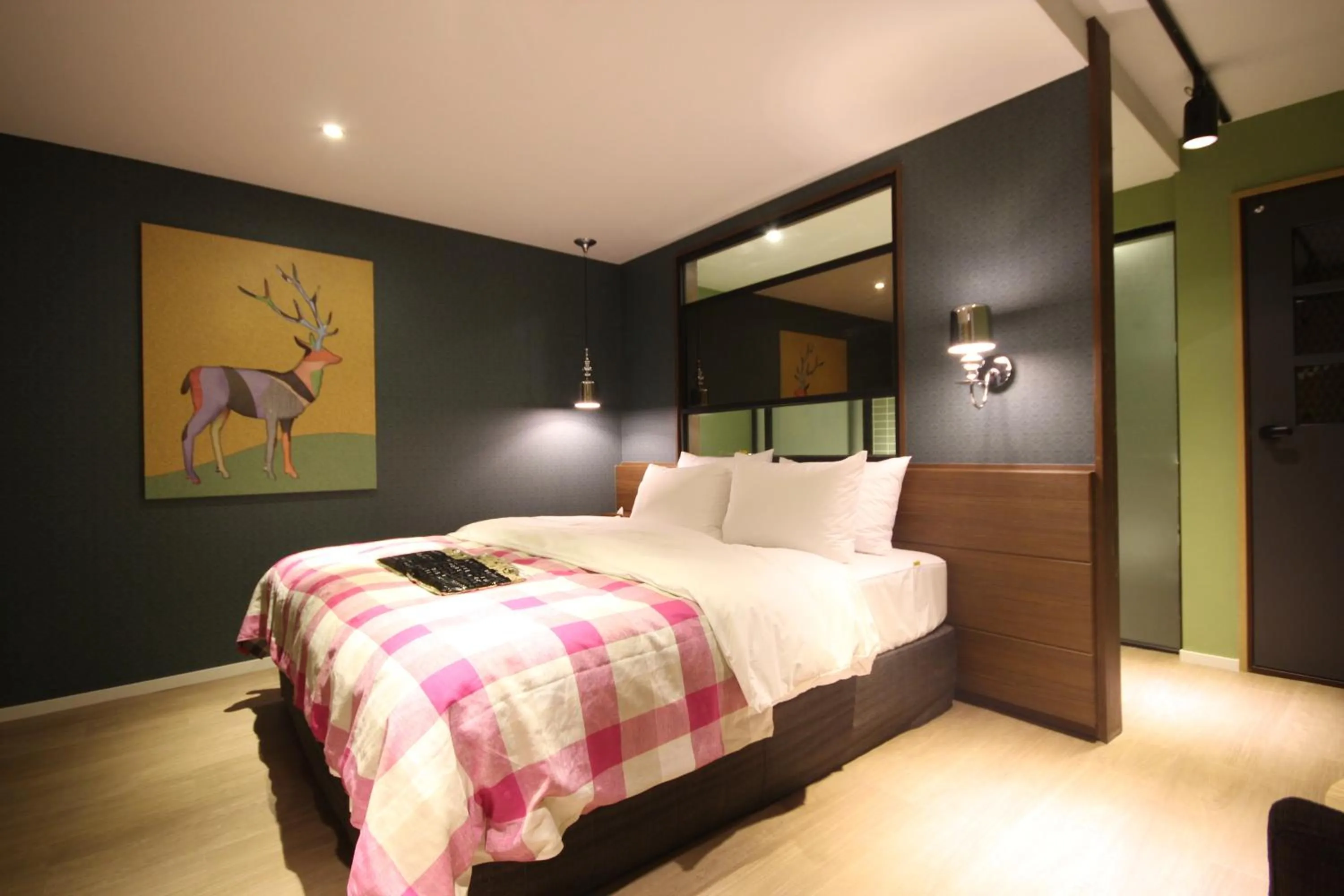 Photo of the whole room, Bed in Hotel 25 Seomyeon