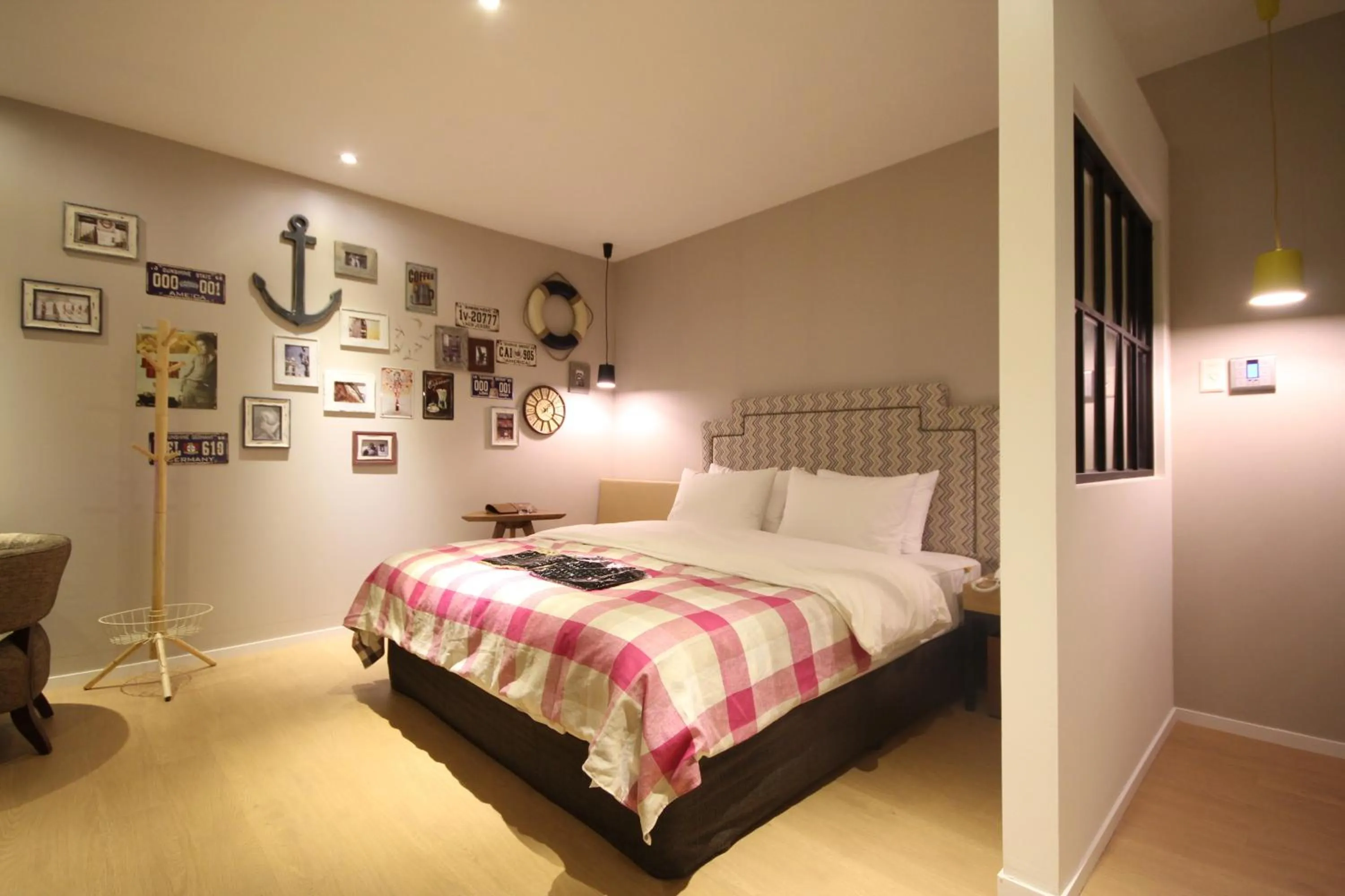 Photo of the whole room, Bed in Hotel 25 Seomyeon