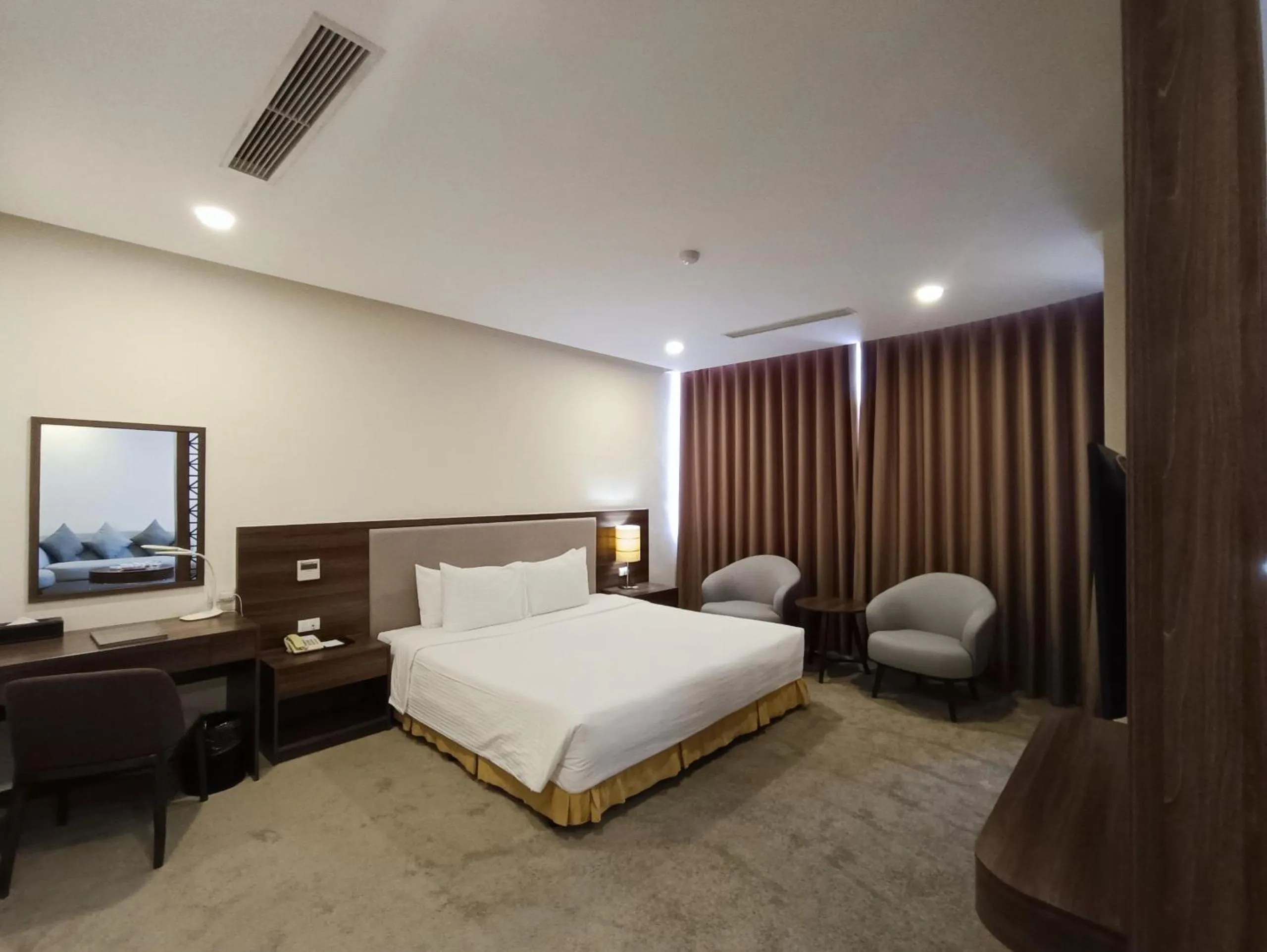 Photo of the whole room, Bed in Mường Thanh Grand Dien Bien Phu Hotel