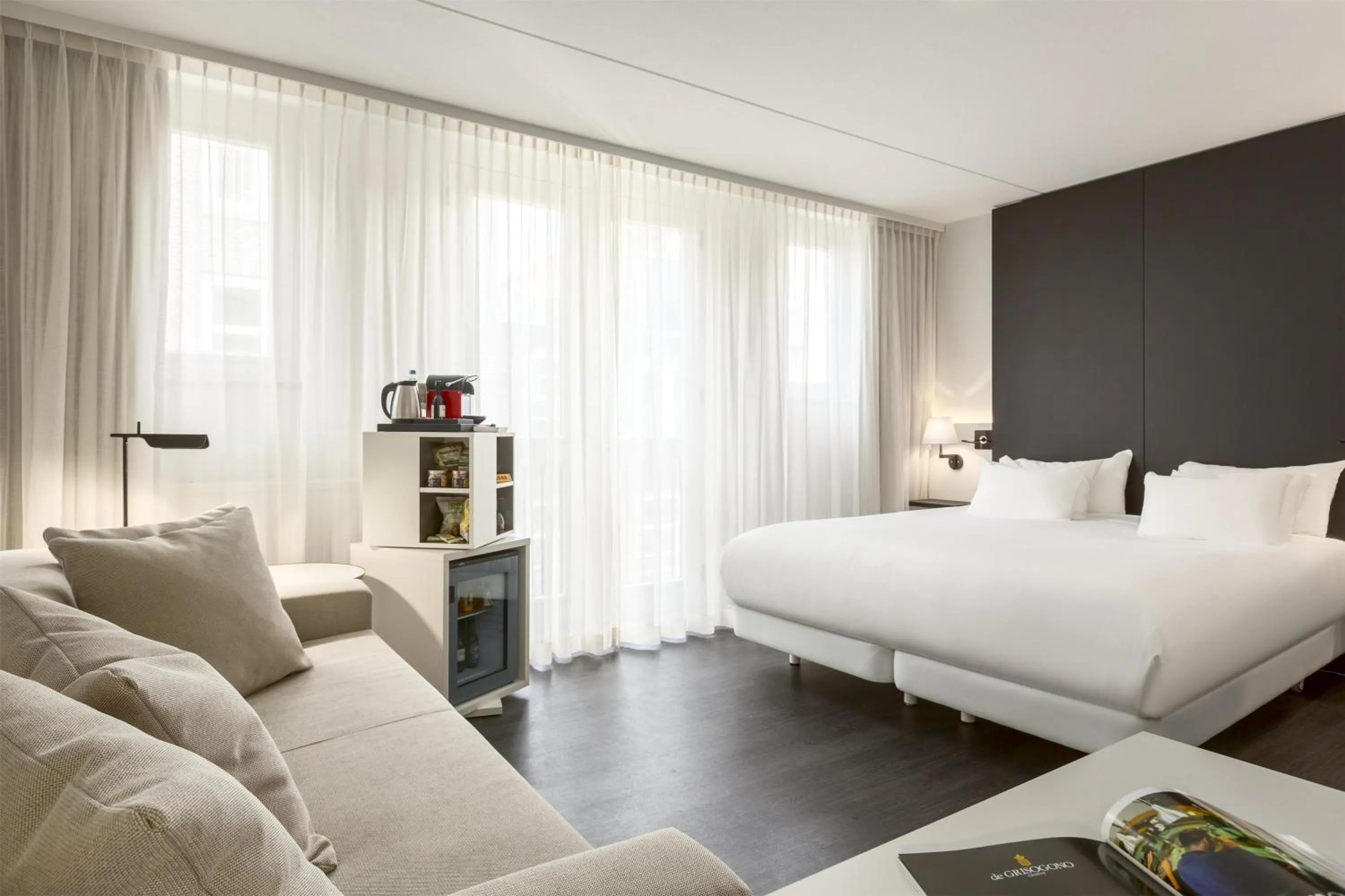 Bedroom, Bed in NH Collection Amsterdam Barbizon Palace