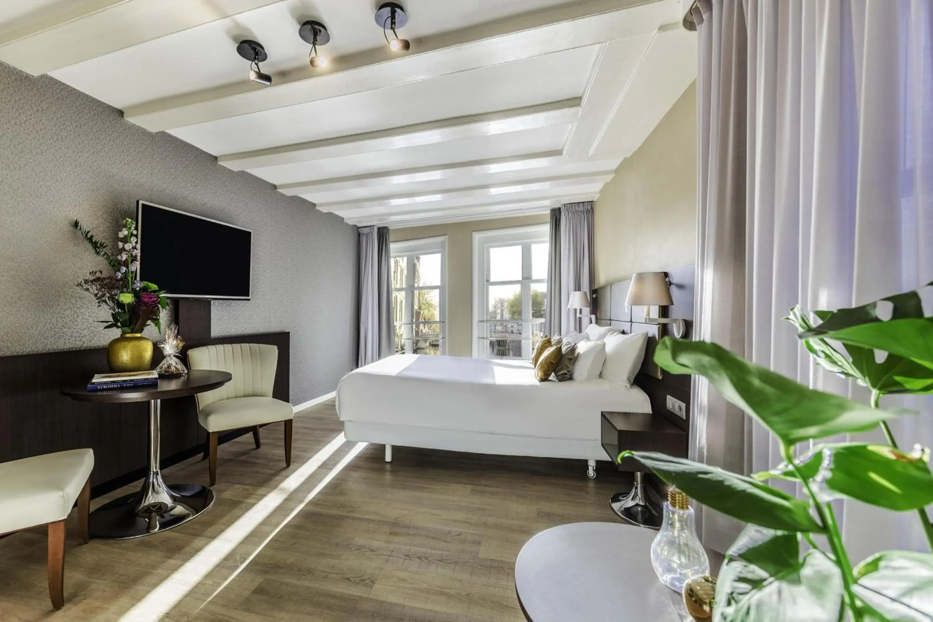 Bedroom, Bed in NH Collection Amsterdam Barbizon Palace Bedroom, Bed in NH Collection Amsterdam Barbizon Palace