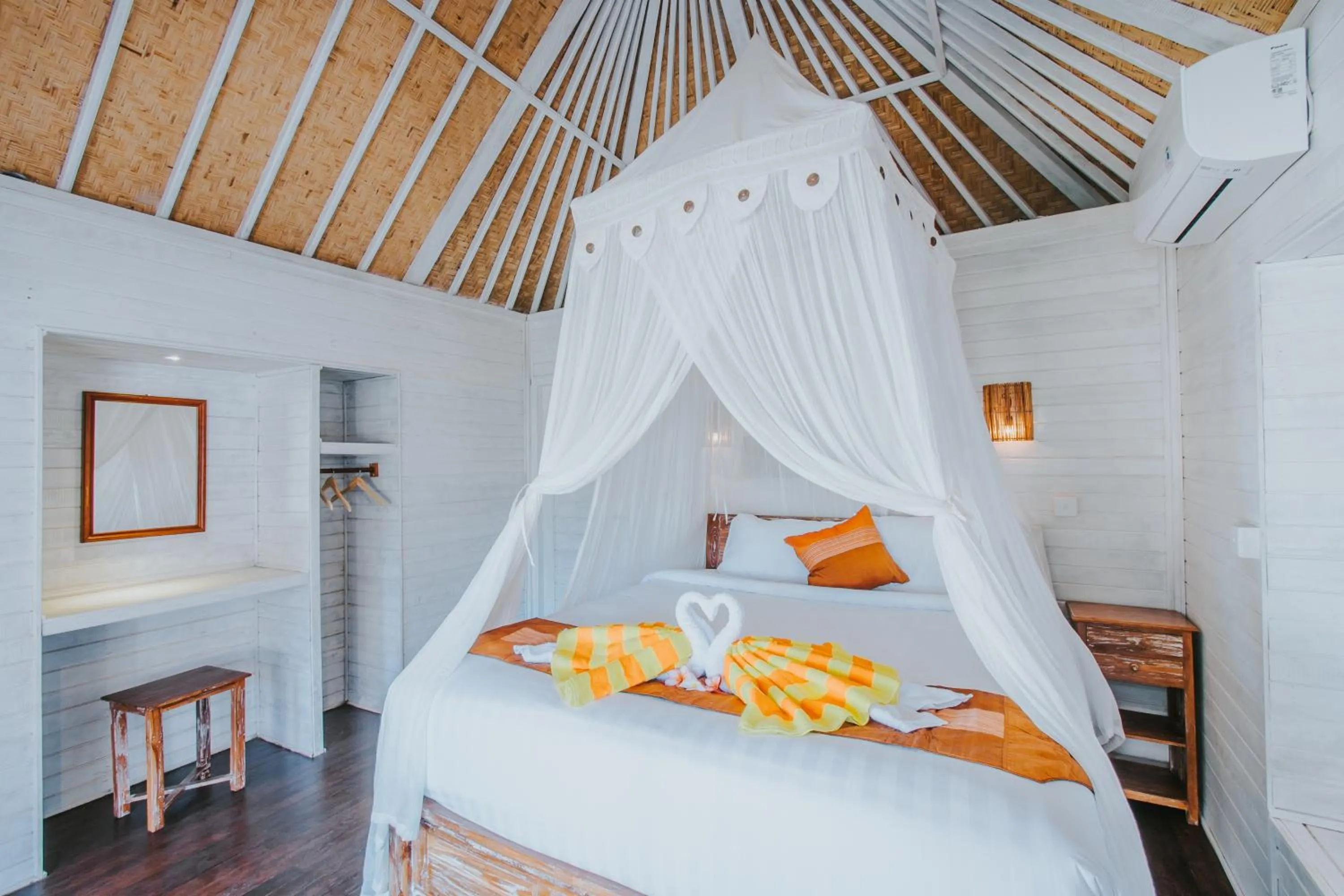 Bed in Paluh Beach Huts