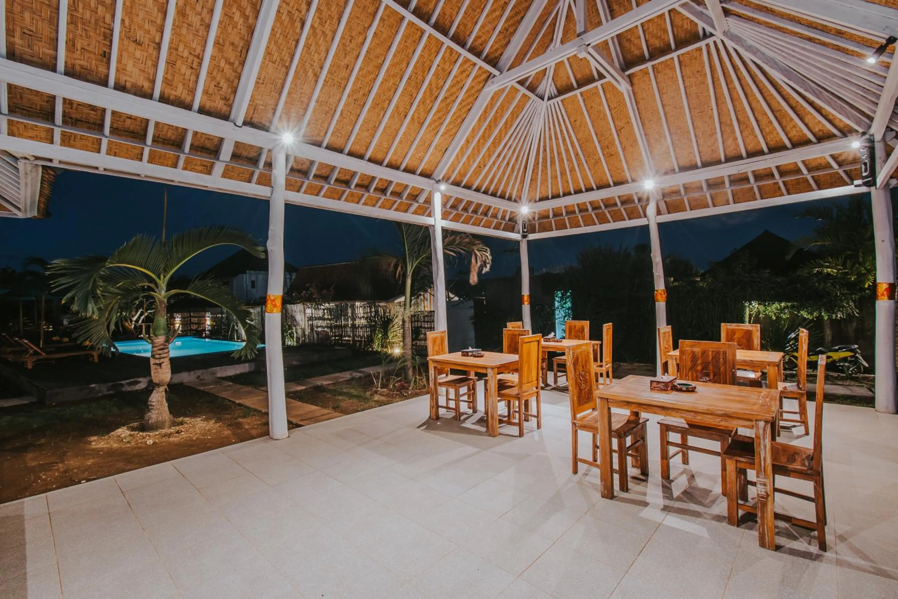 Restaurant/places to eat in Paluh Beach Huts