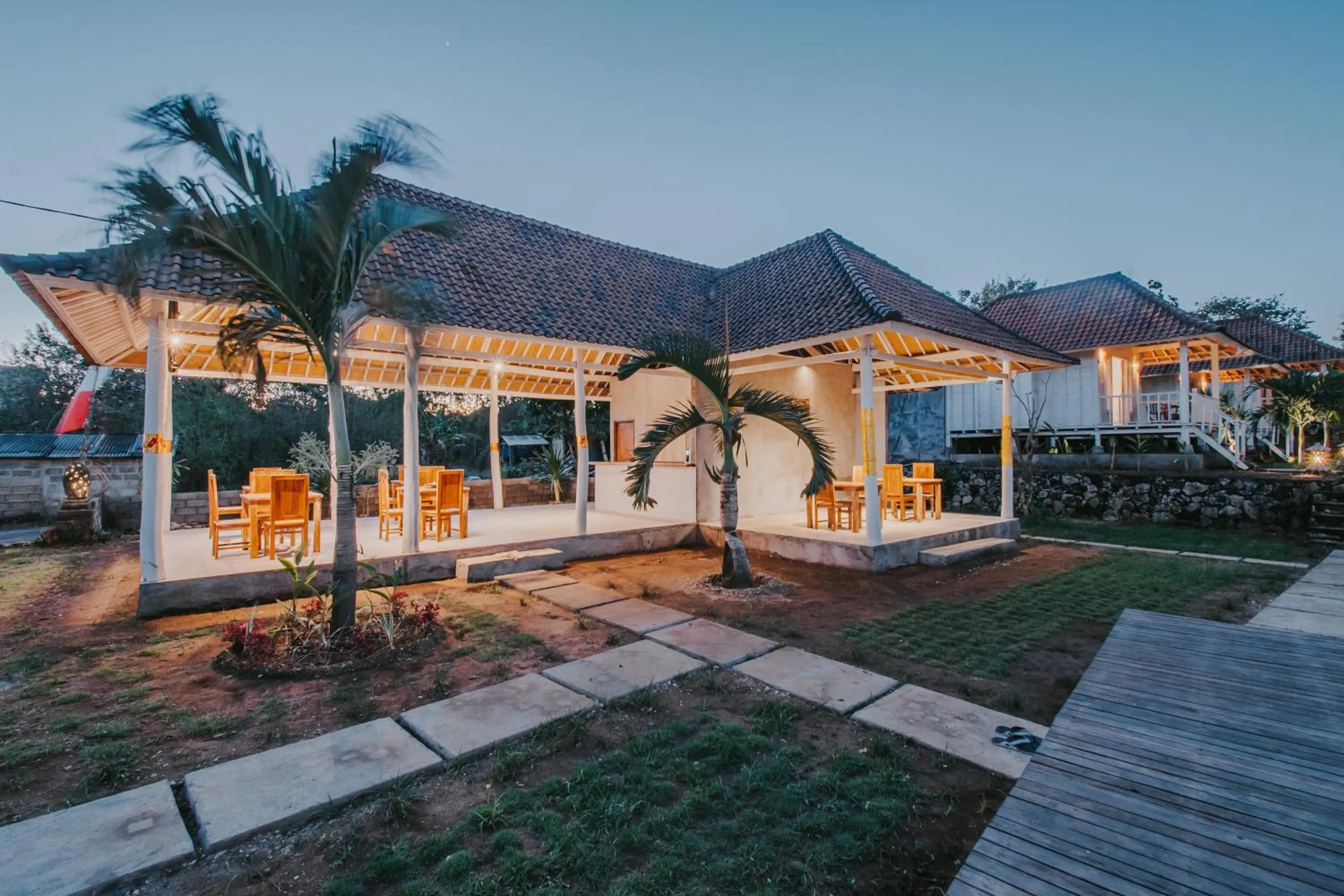 Restaurant/places to eat in Paluh Beach Huts