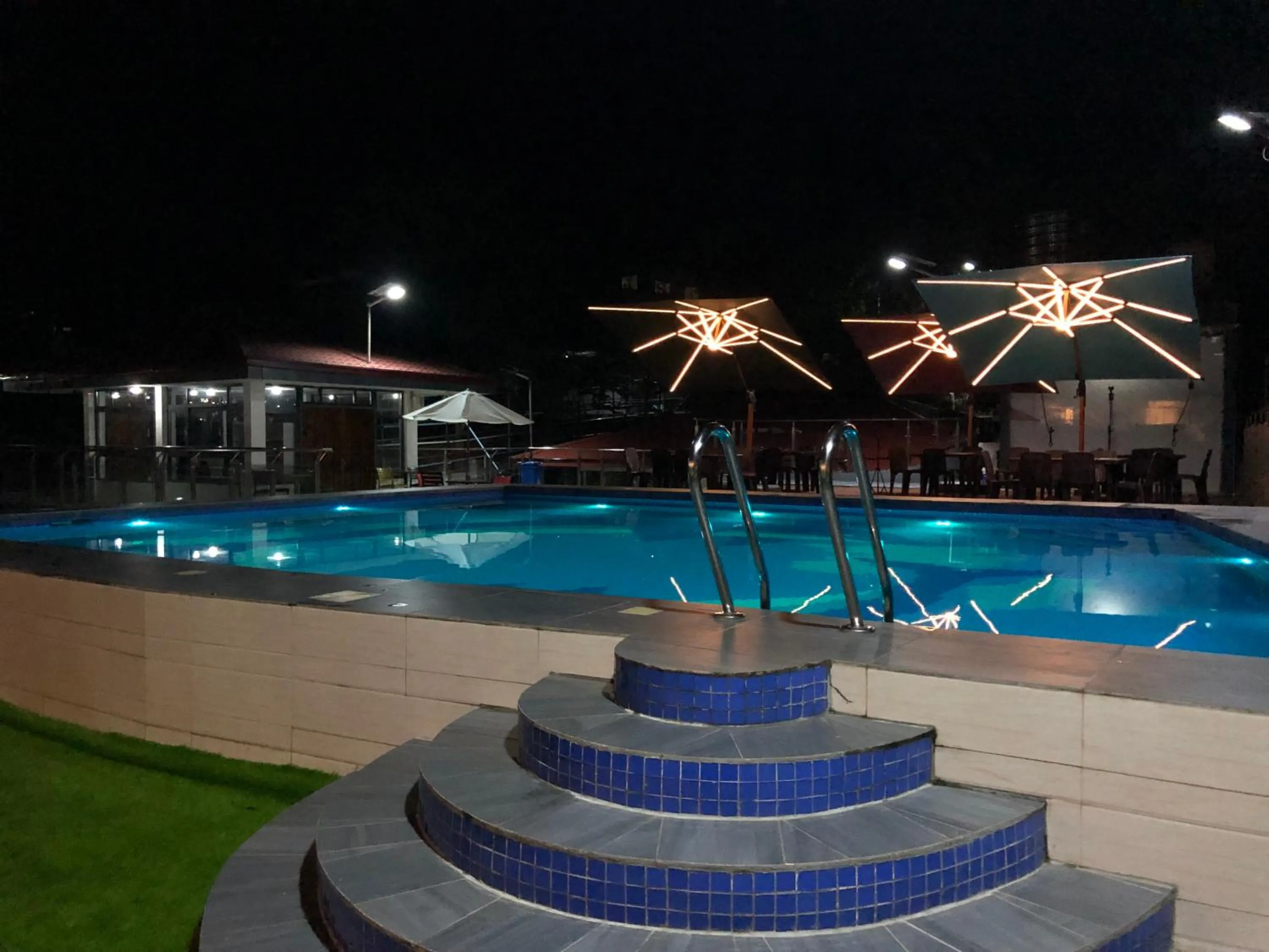 Night in Sky Garden Hotel