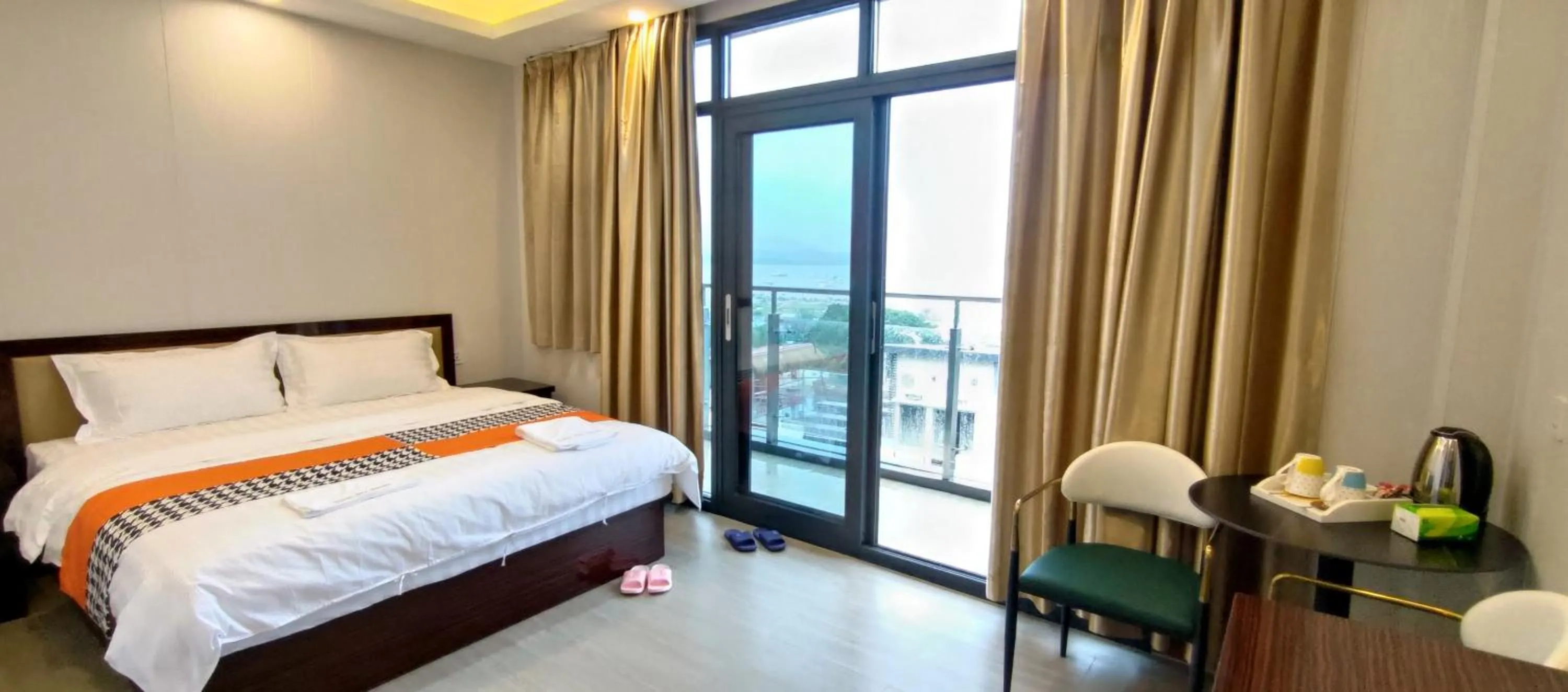 Bed in Sky Garden Hotel