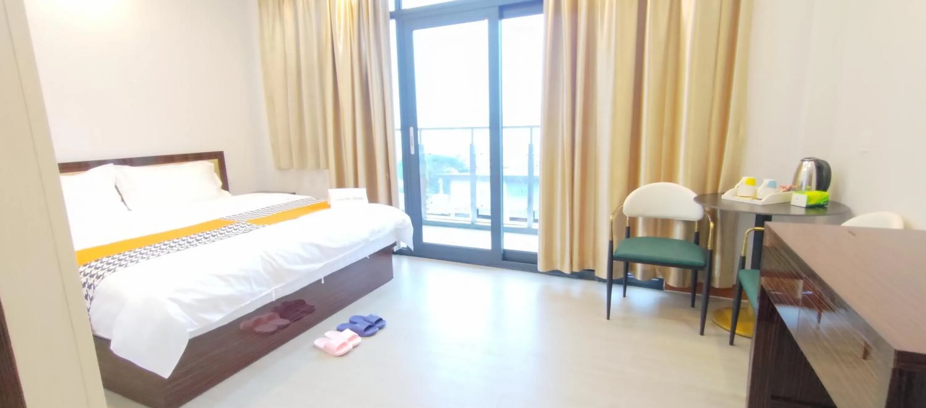 Photo of the whole room, Bed in Sky Garden Hotel