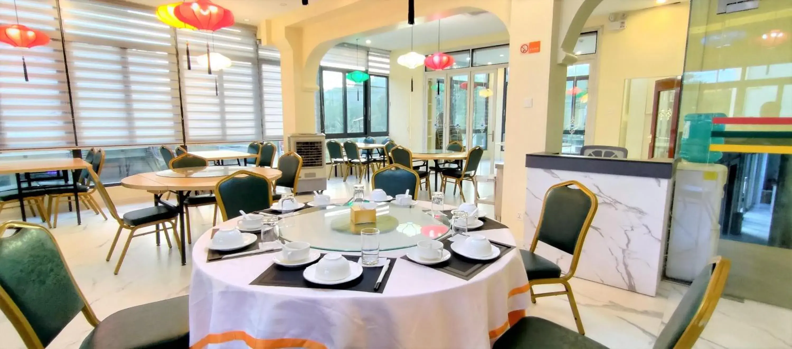 Restaurant/places to eat in Sky Garden Hotel Restaurant/places to eat in Sky Garden Hotel