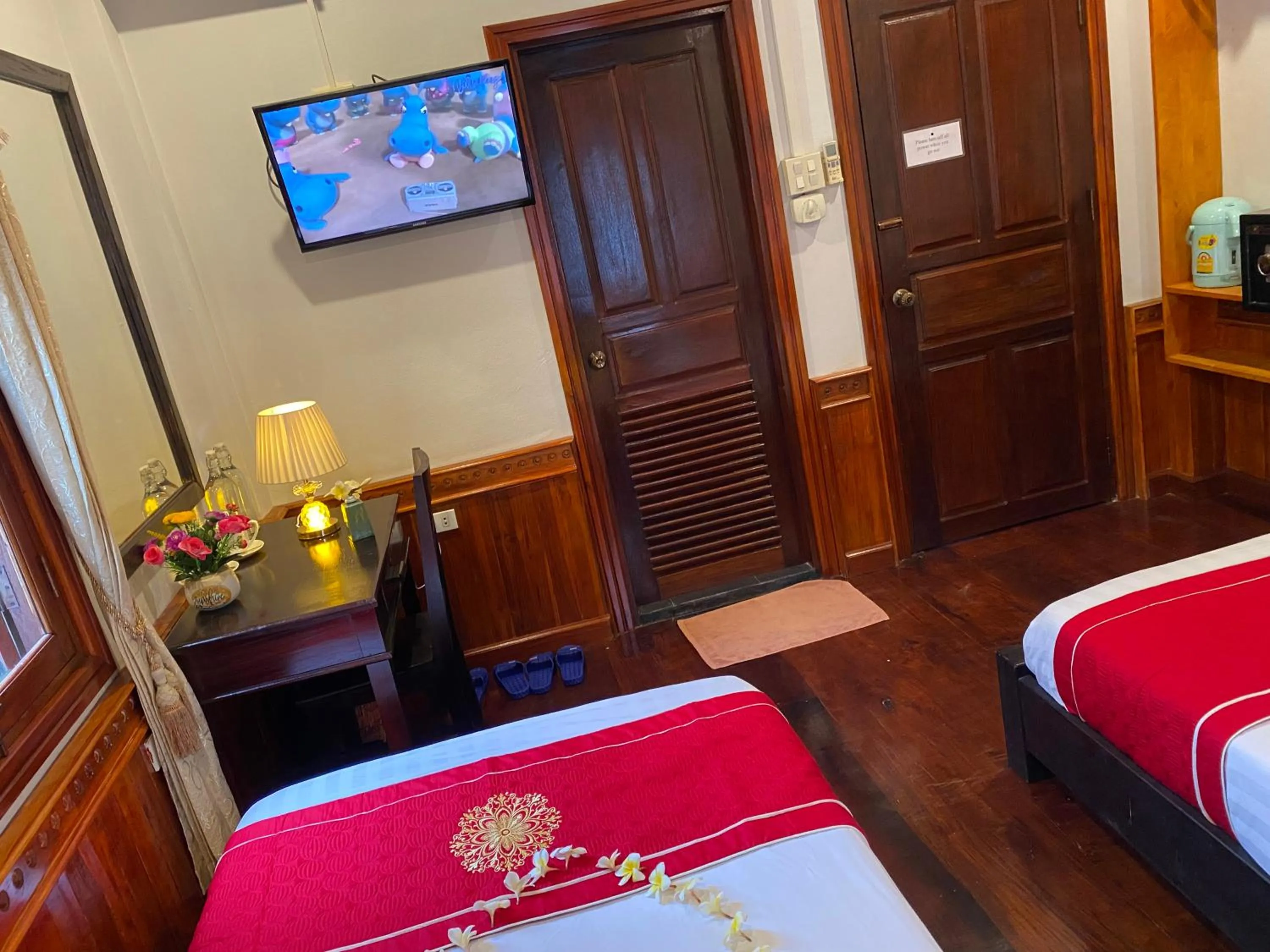 Photo of the whole room, Bed in Golden Lotus Boutique Hotel