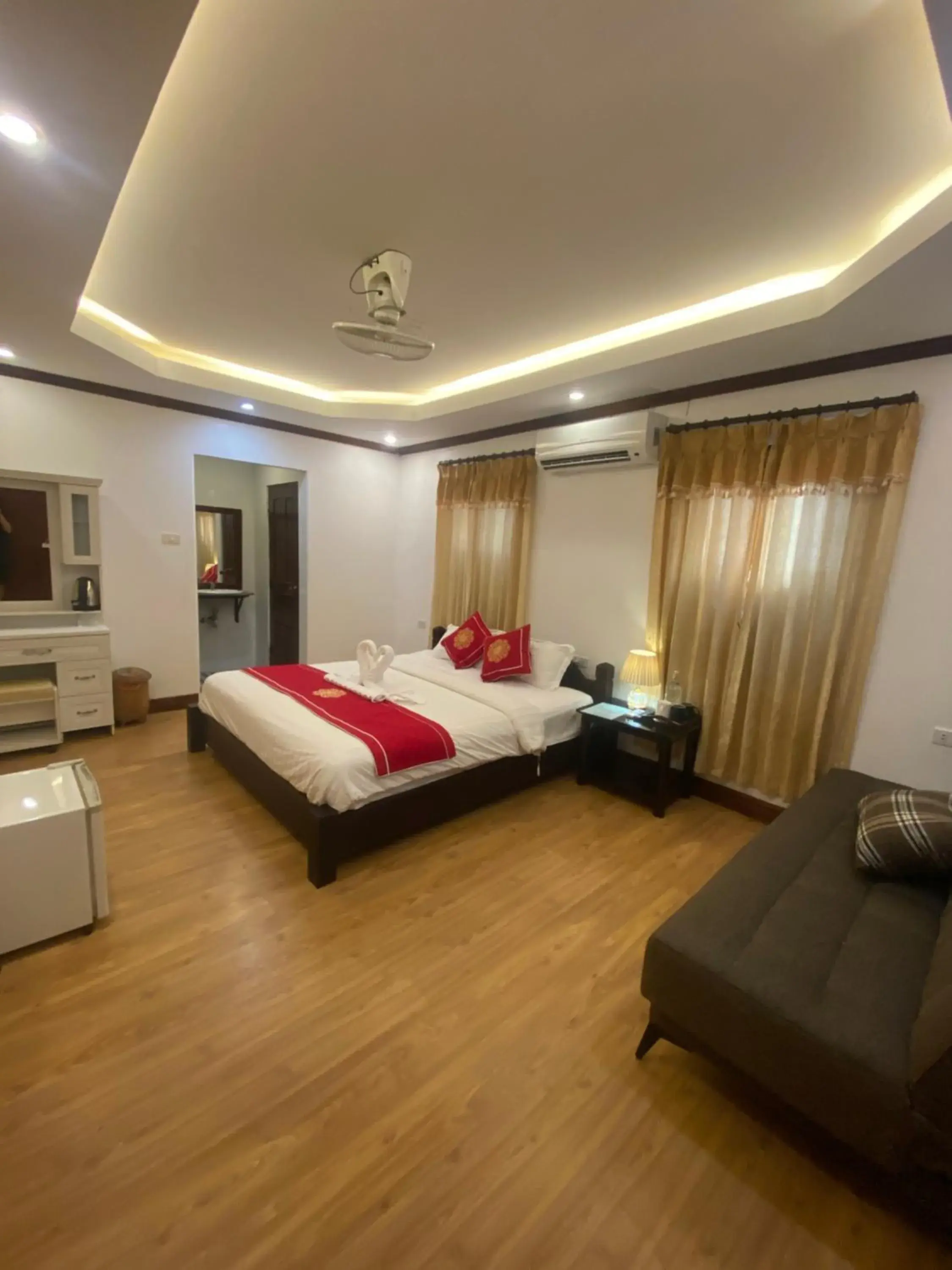 Photo of the whole room, Bed in Golden Lotus Boutique Hotel Photo of the whole room, Bed in Golden Lotus Boutique Hotel