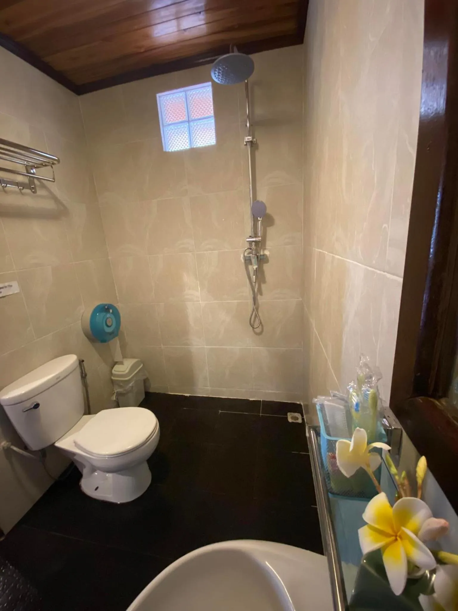 Shower in Golden Lotus Boutique Hotel