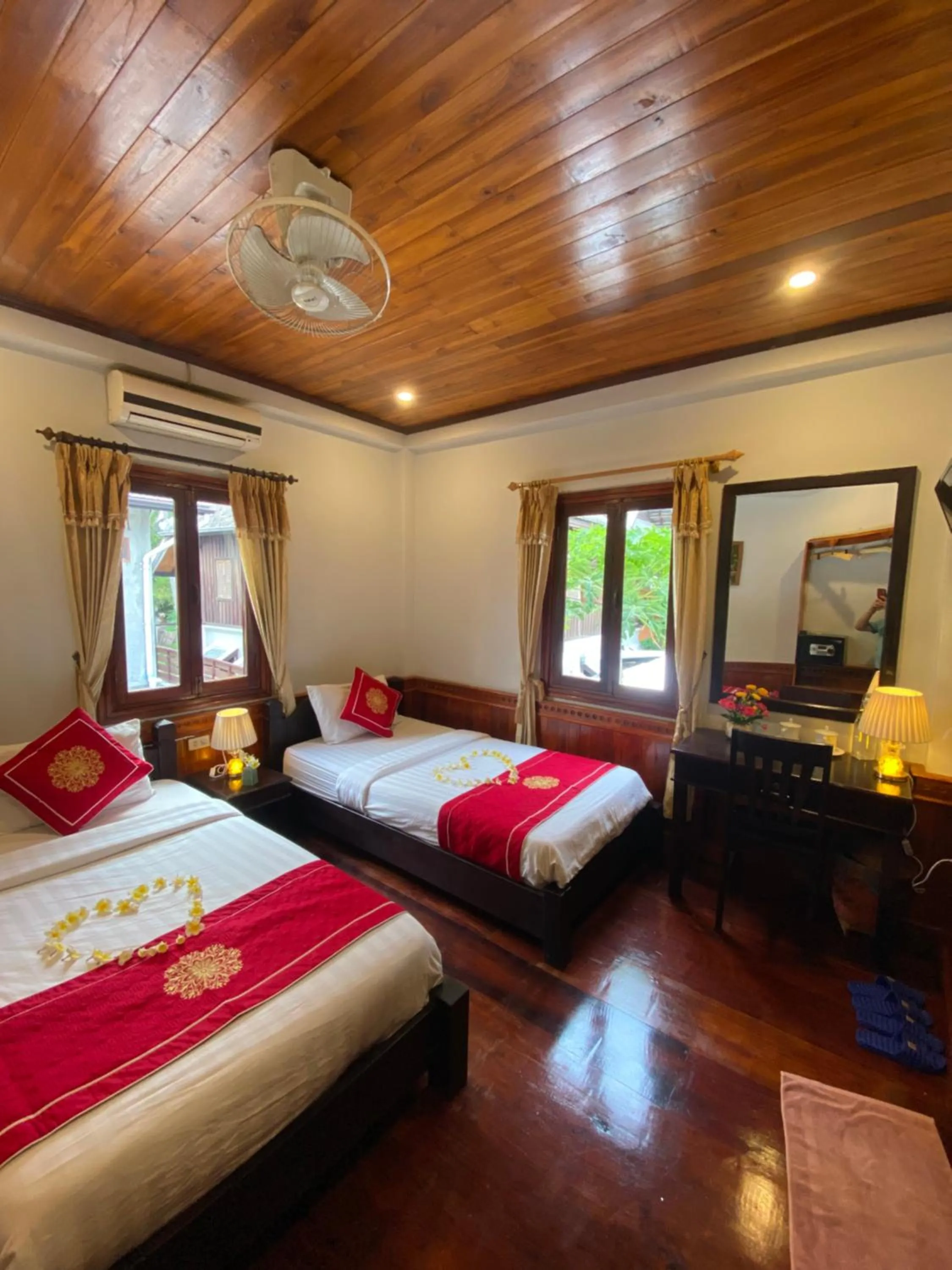 Photo of the whole room, Bed in Golden Lotus Boutique Hotel