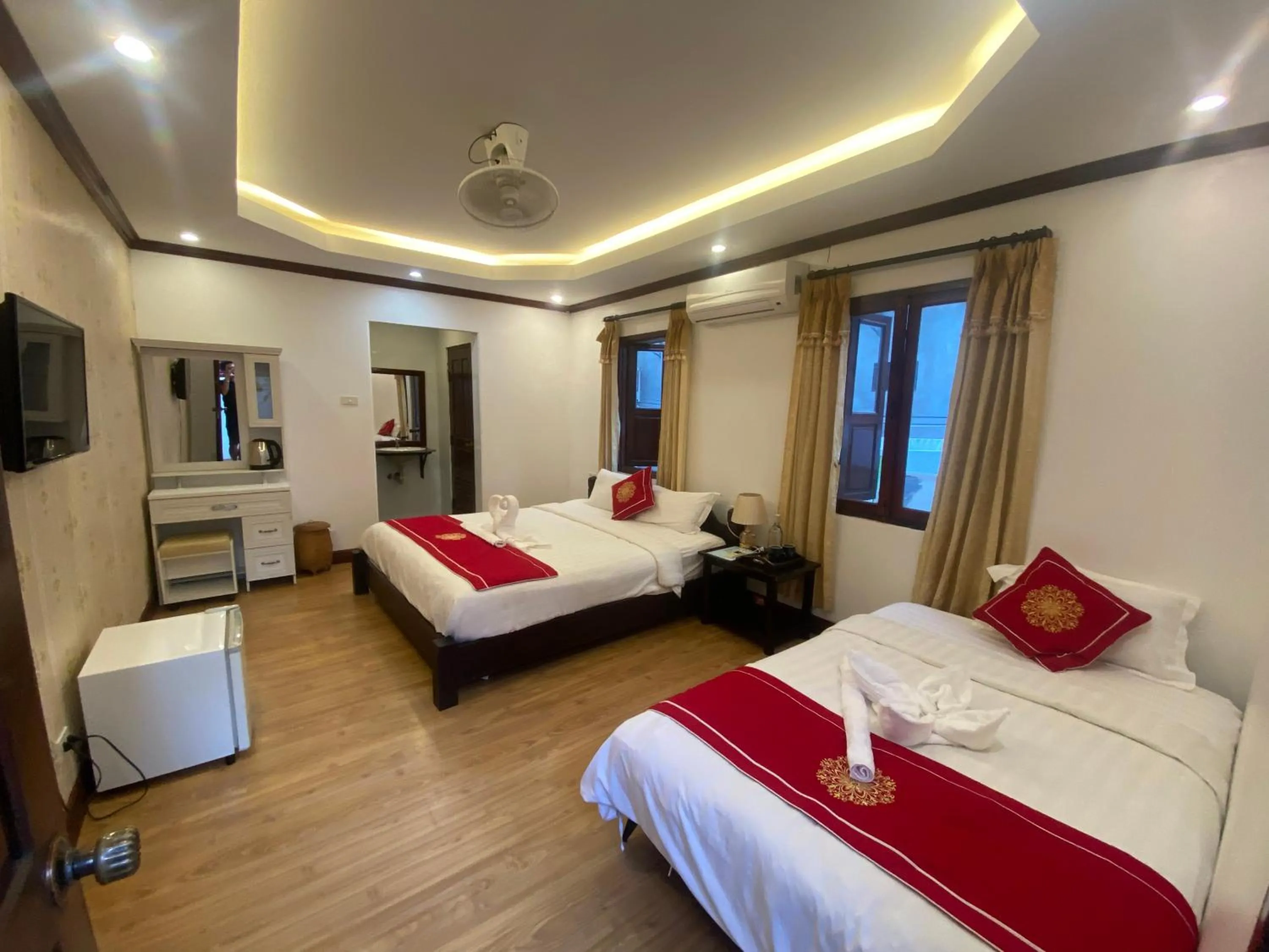 Photo of the whole room, Bed in Golden Lotus Boutique Hotel