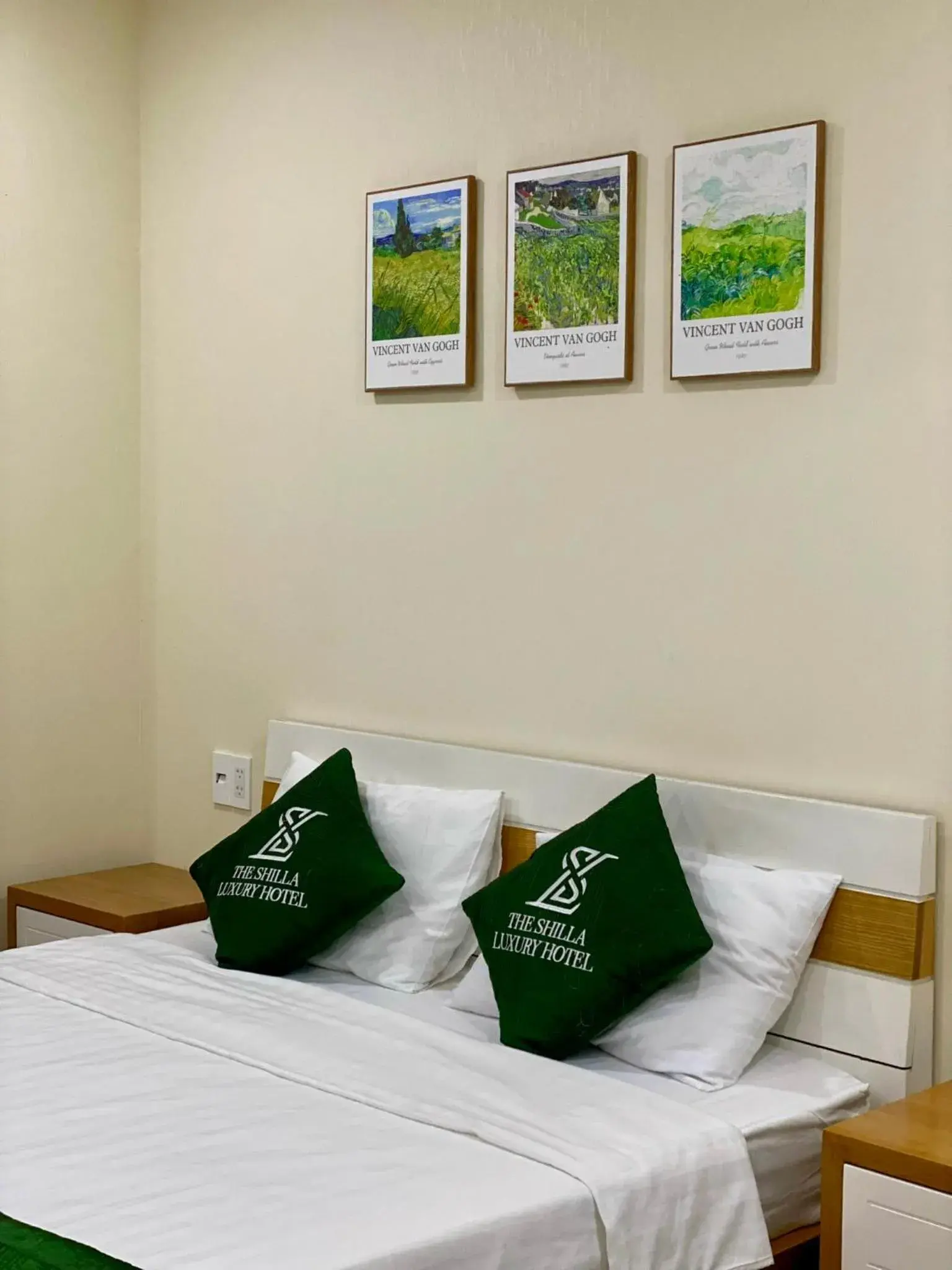 Deluxe Double Room with Bath in The Shilla Luxury I Hotel-더신라럭셔리호텔 Deluxe Double Room with Bath in The Shilla Luxury I Hotel-더신라럭셔리호텔