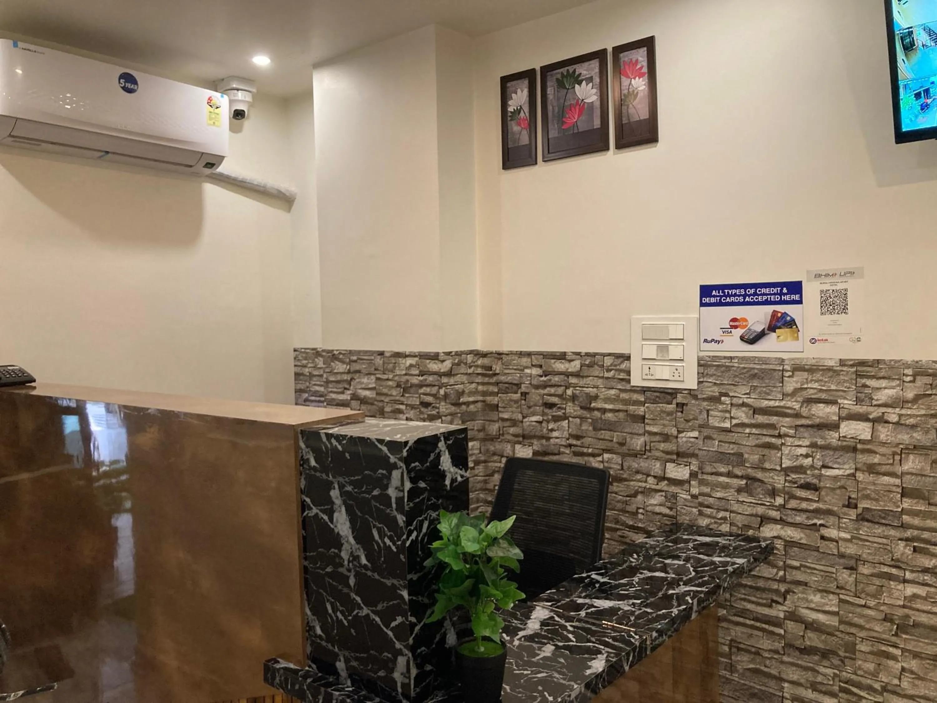 MURALI KRISHNA APART HOTEL