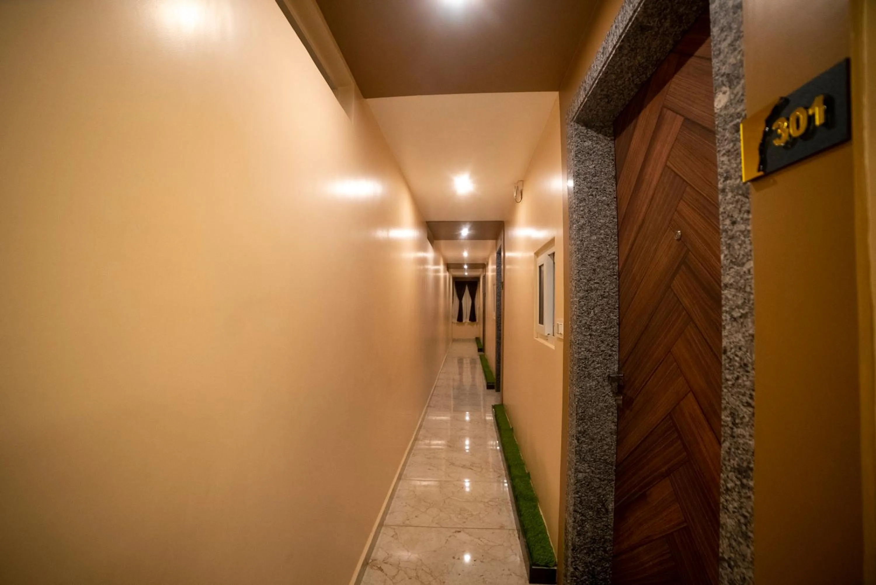 MURALI KRISHNA APART HOTEL