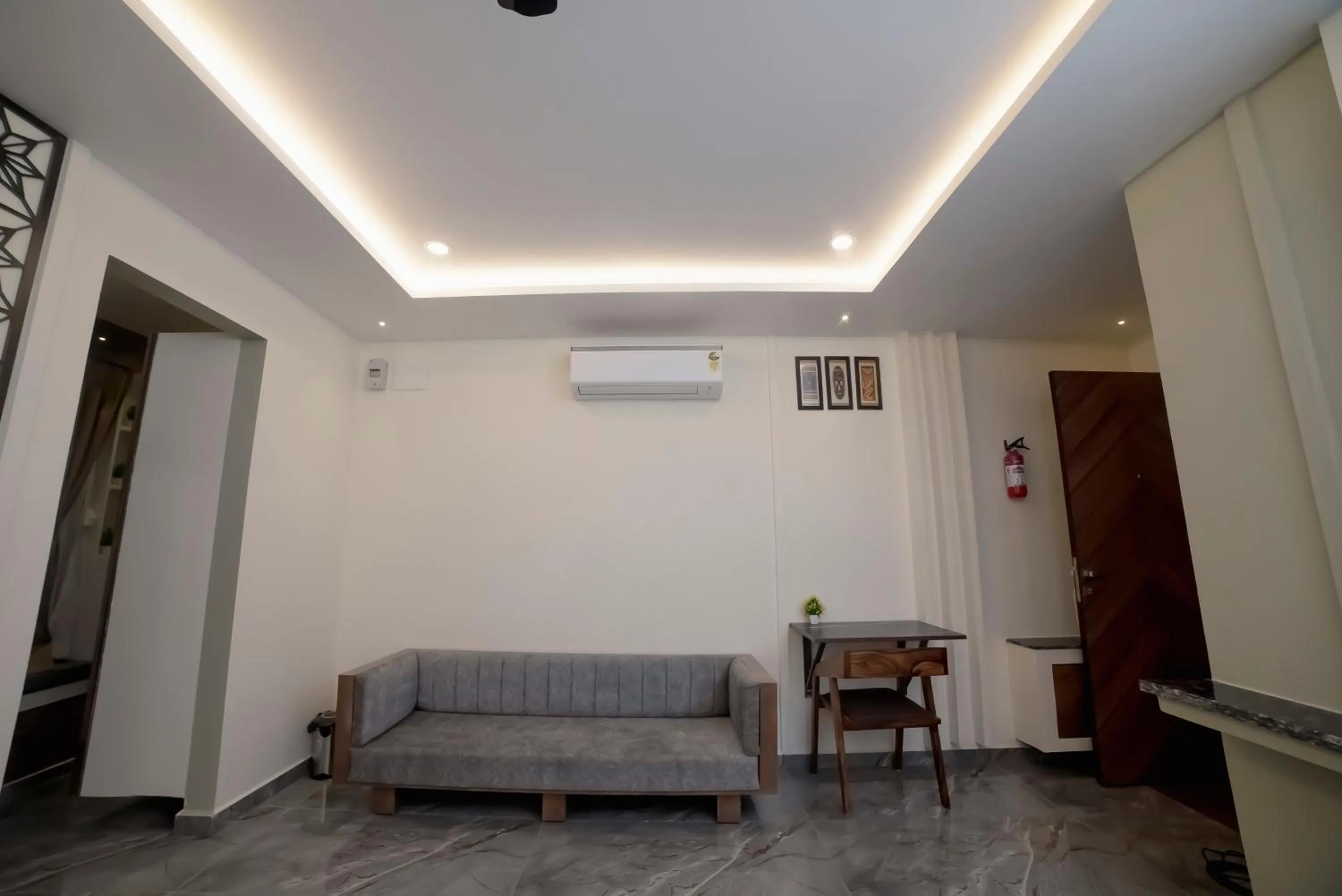 MURALI KRISHNA APART HOTEL