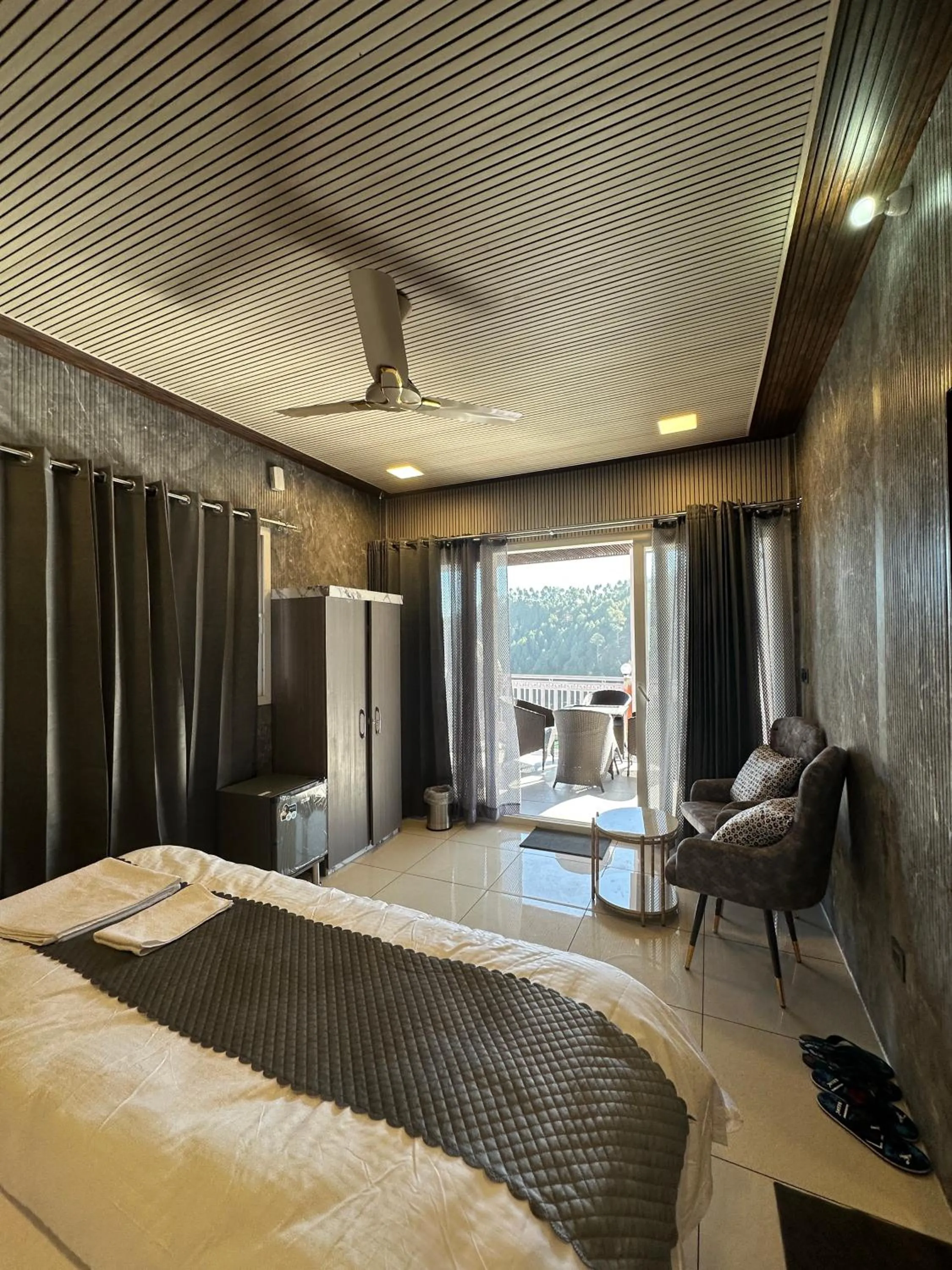 Bed in Hotel Maheshwari & Banquet Hall