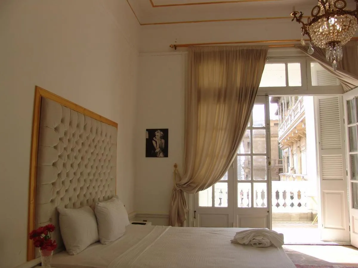 Bed in New palace court