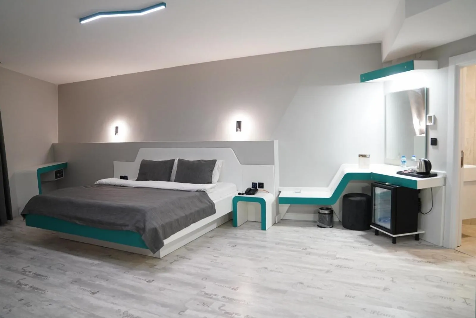 Photo of the whole room, Bed in Midis Otel