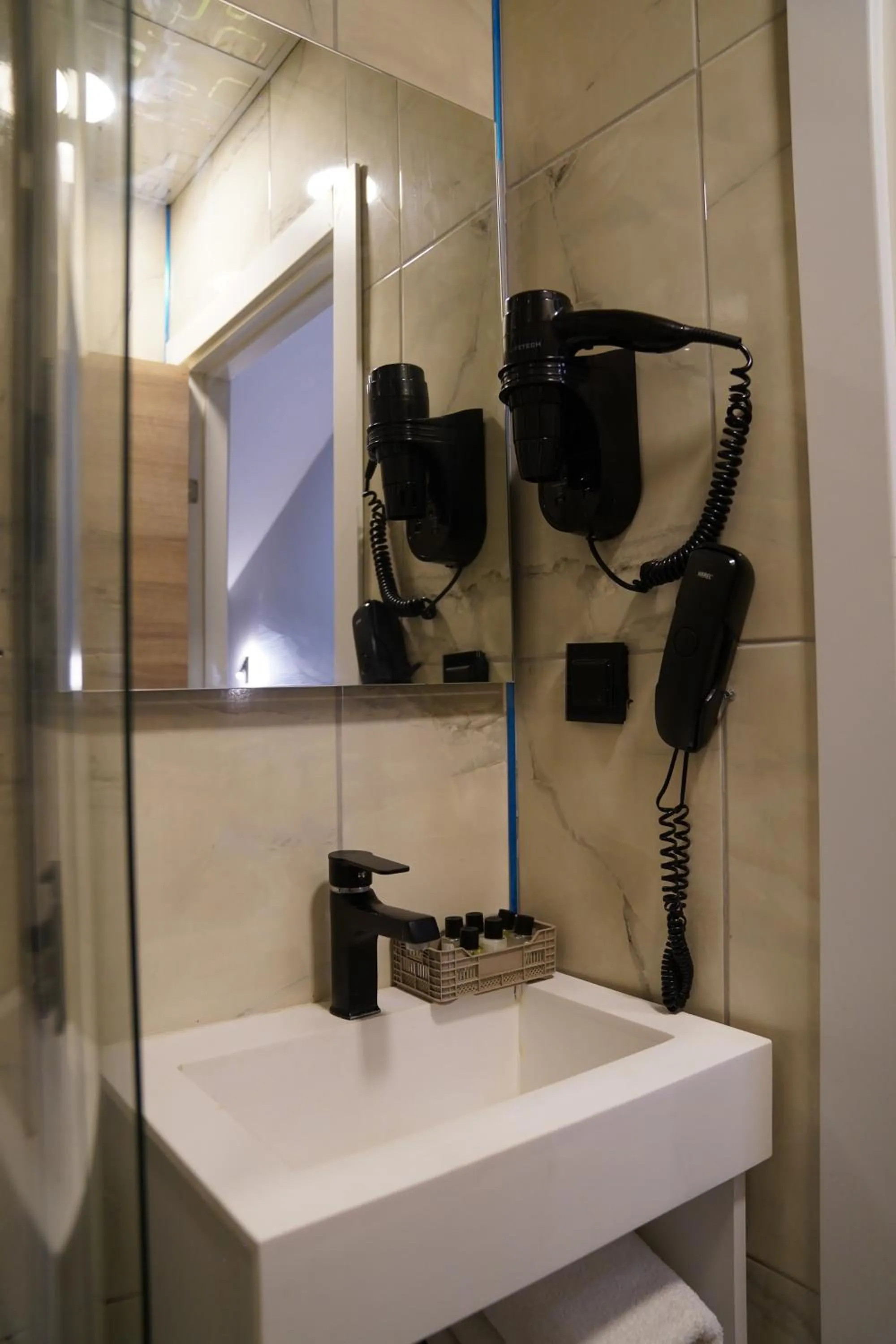 Bathroom in Midis Otel