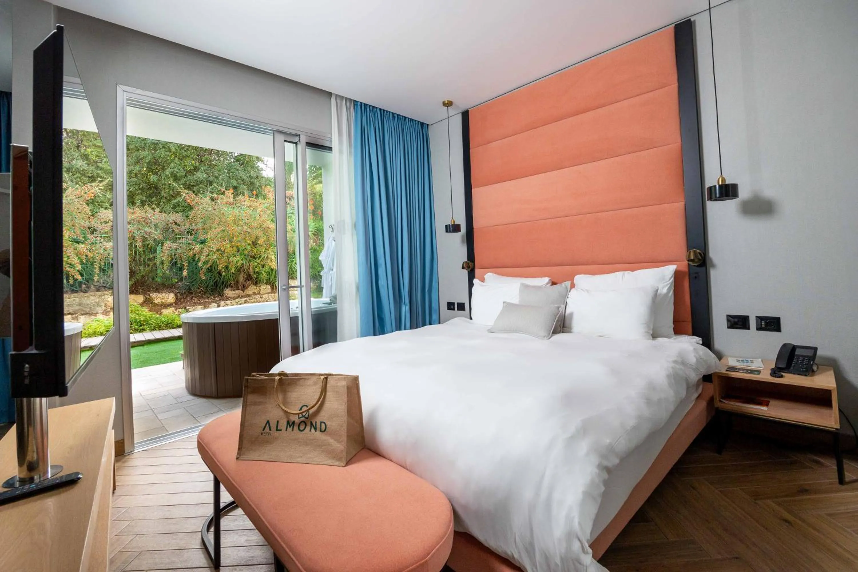 Bedroom, Bed in Almond Hotel - Adults only