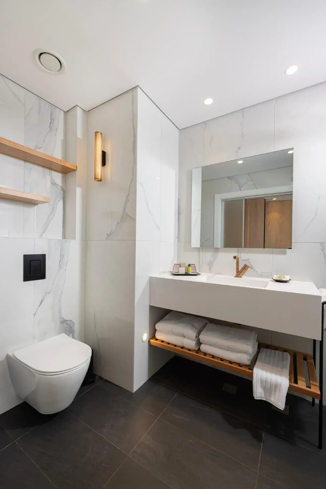 Almond Balcony - single occupancy in Almond Hotel - Adults only Almond Balcony - single occupancy in Almond Hotel - Adults only