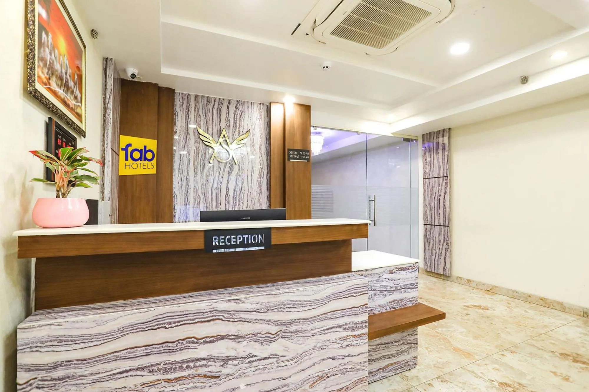 Lobby or reception in FabHotel Aman Sara