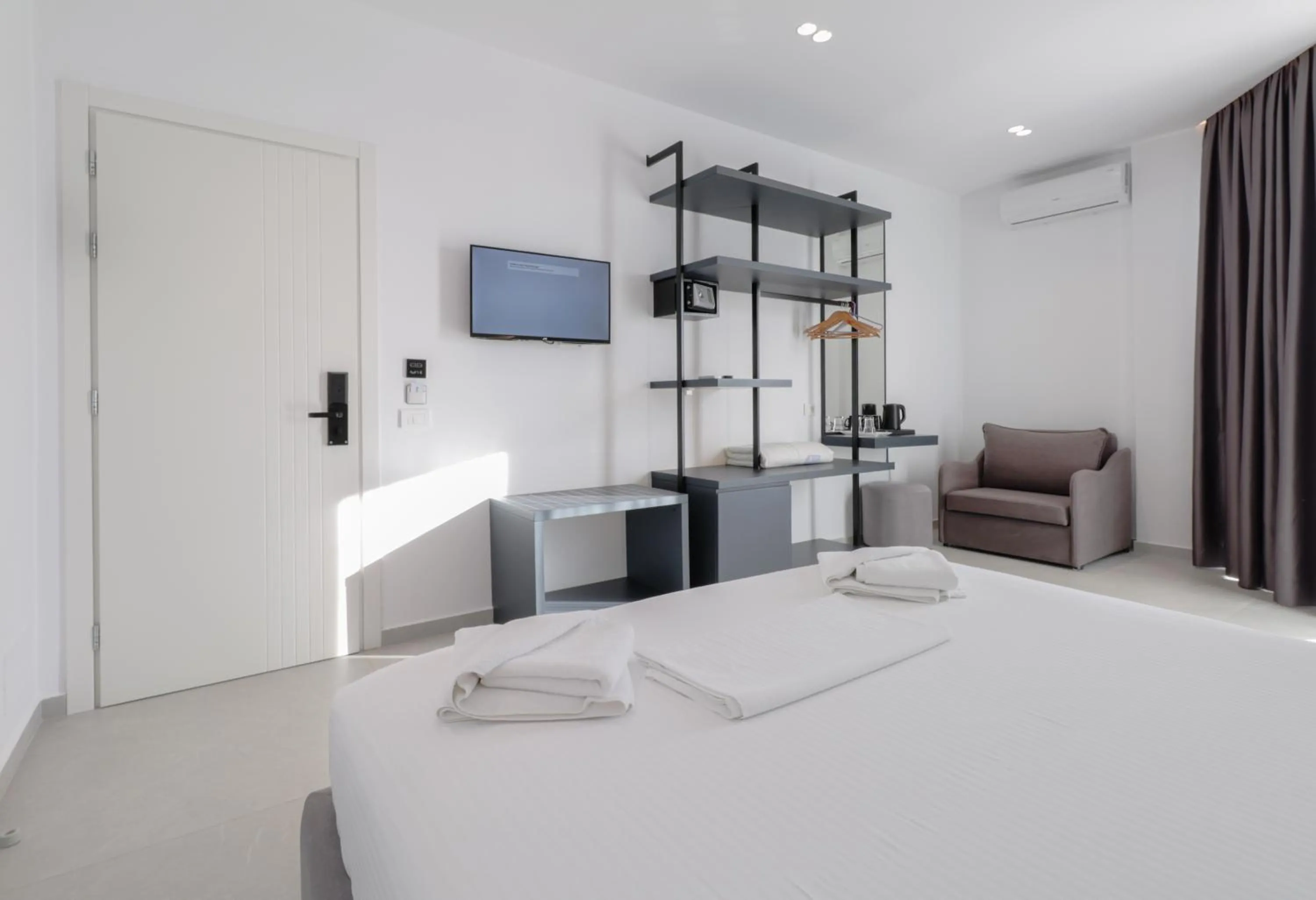 Bed in Adele Hotel Ksamil