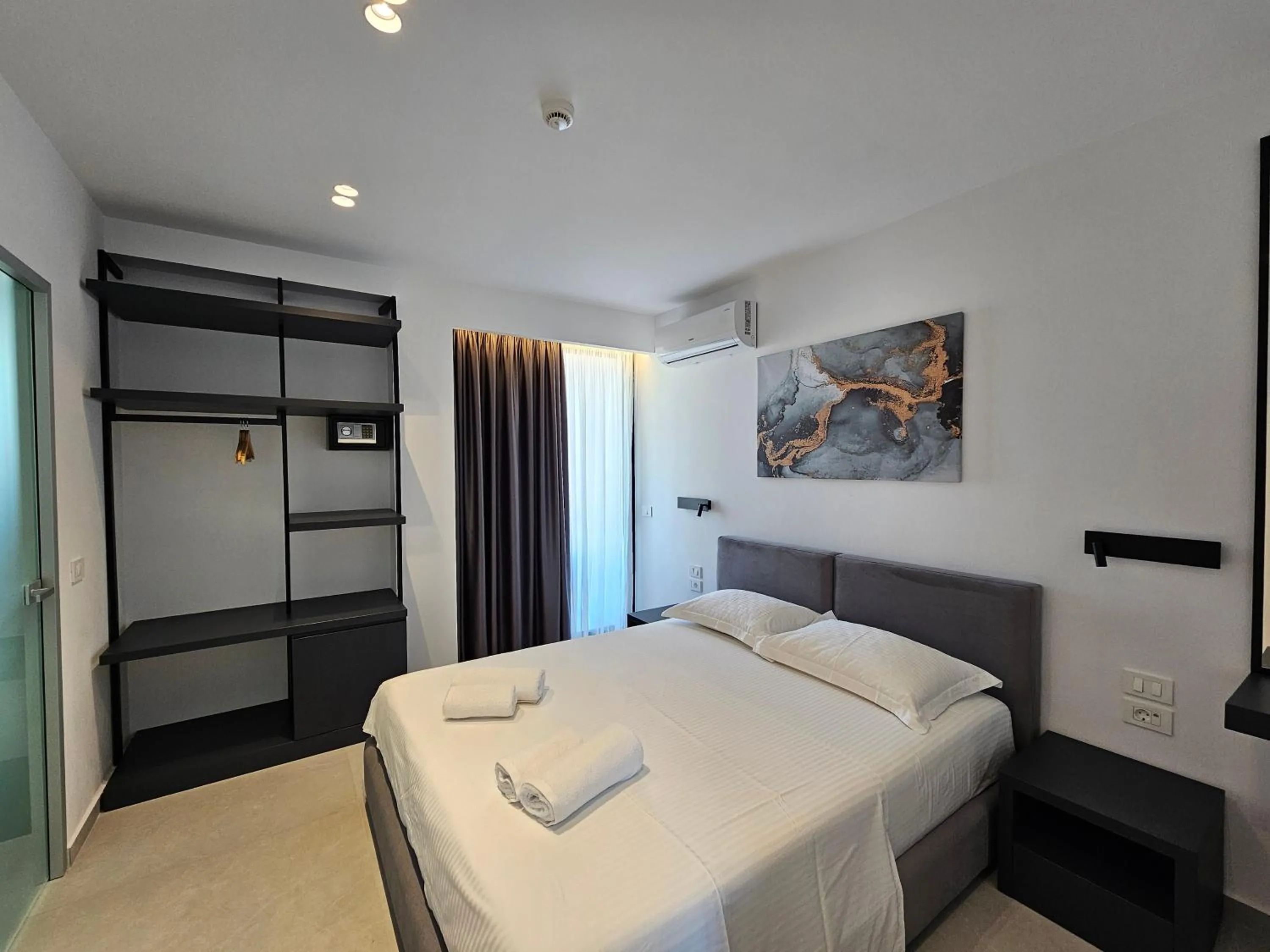 Bed in Adele Hotel Ksamil