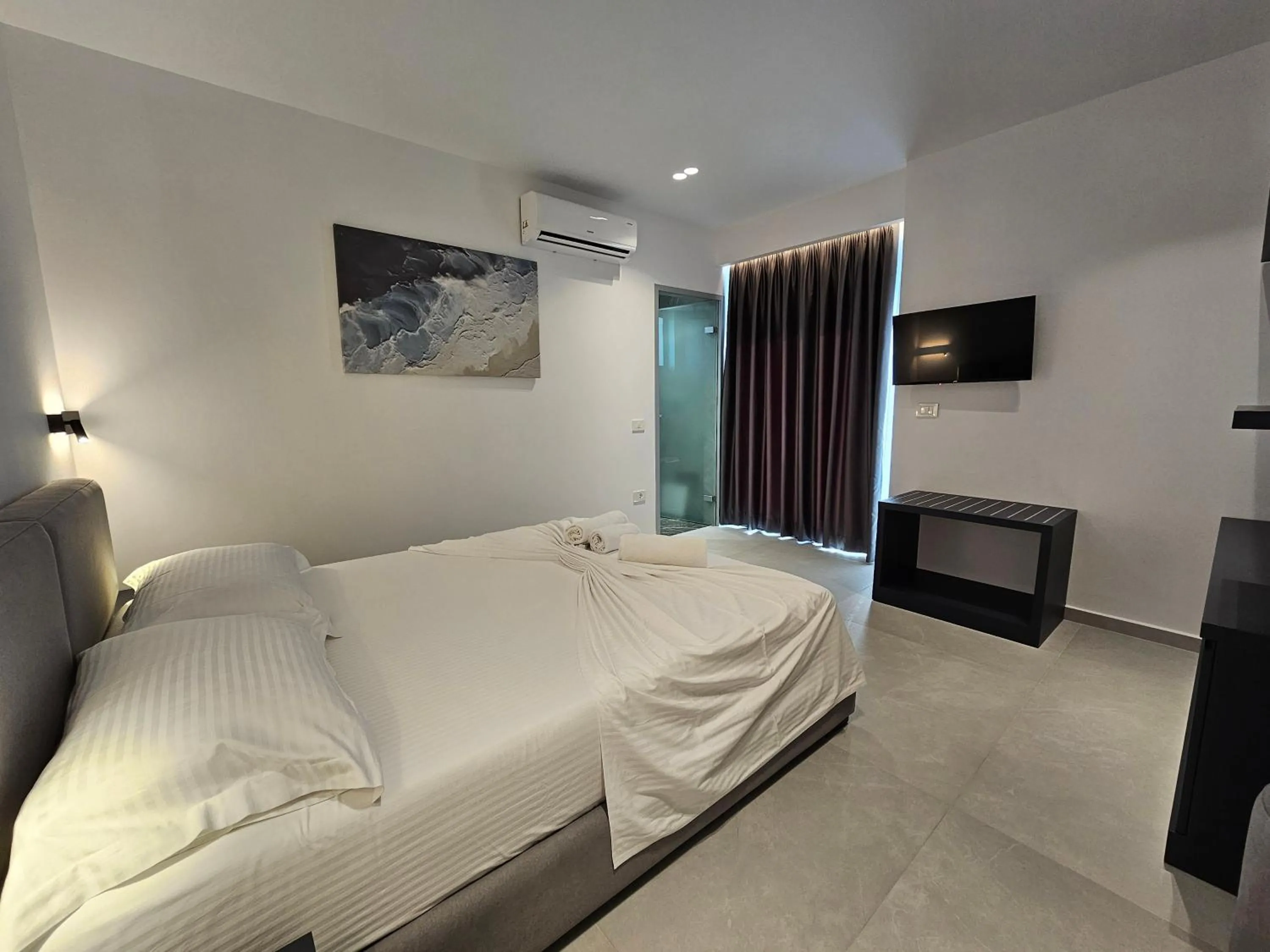 Bed in Adele Hotel Ksamil