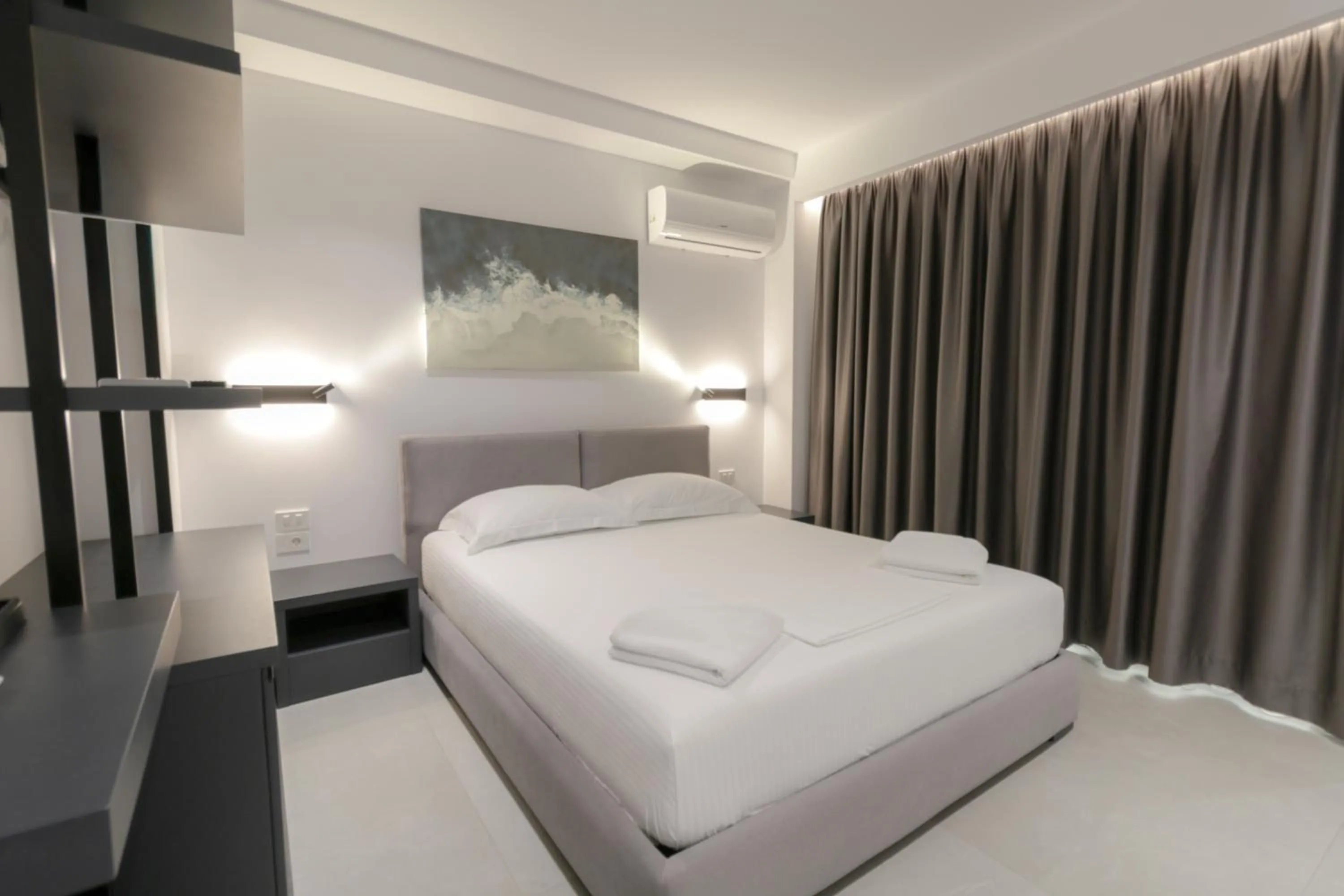 Bed in Adele Hotel Ksamil