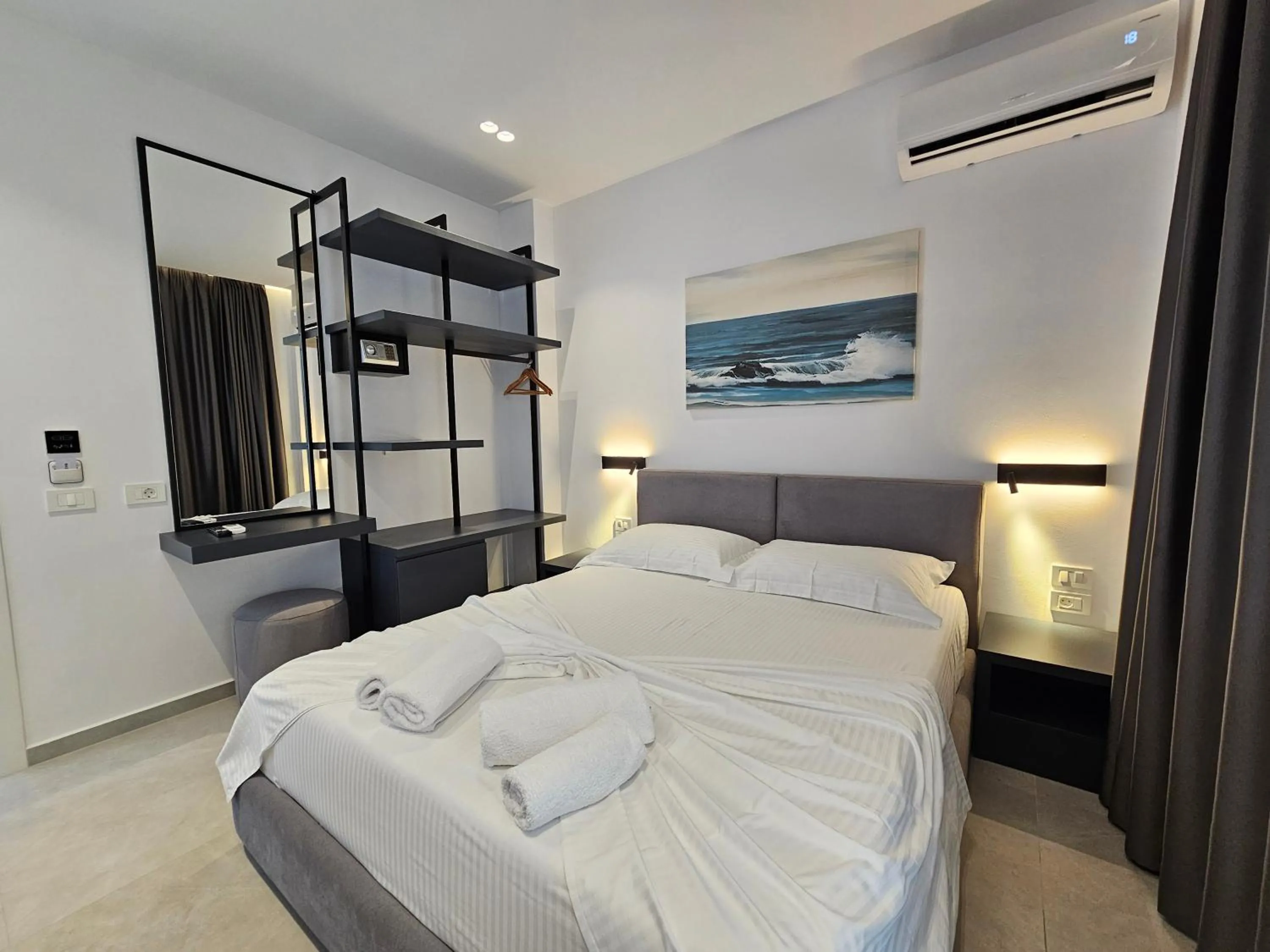 Bed in Adele Hotel Ksamil