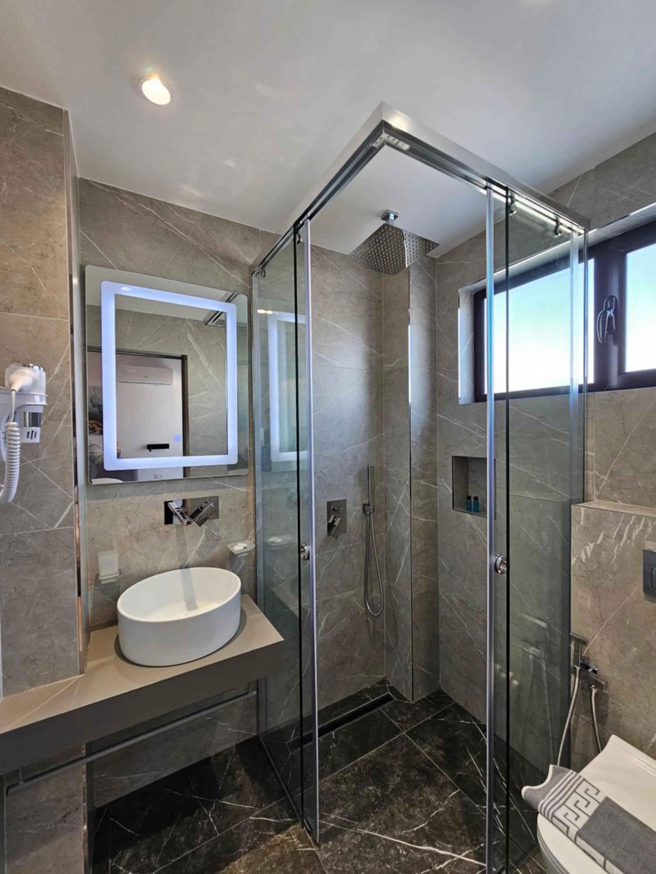 Adele Hotel Ksamil