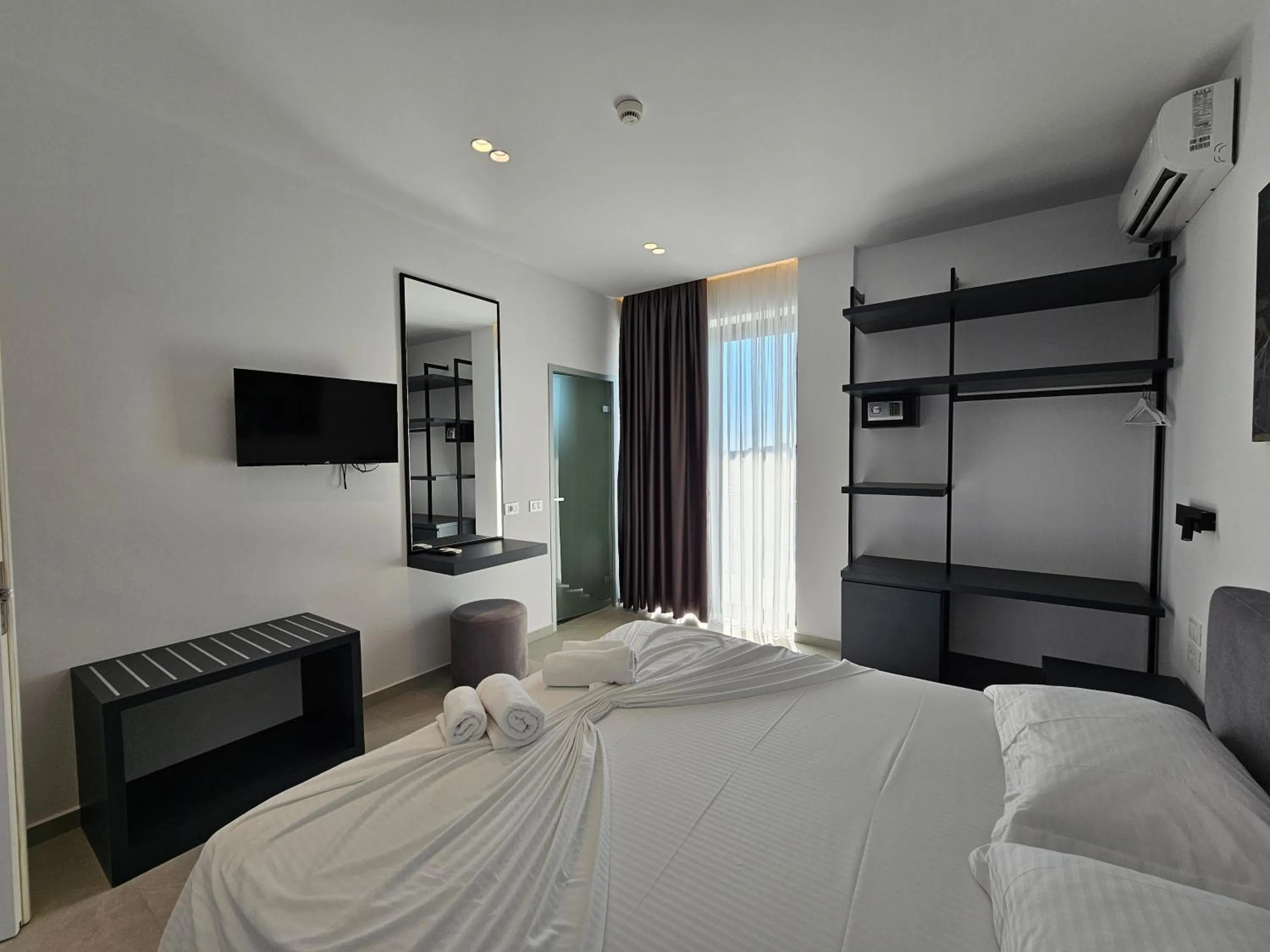 TV and multimedia, Bed in Adele Hotel Ksamil