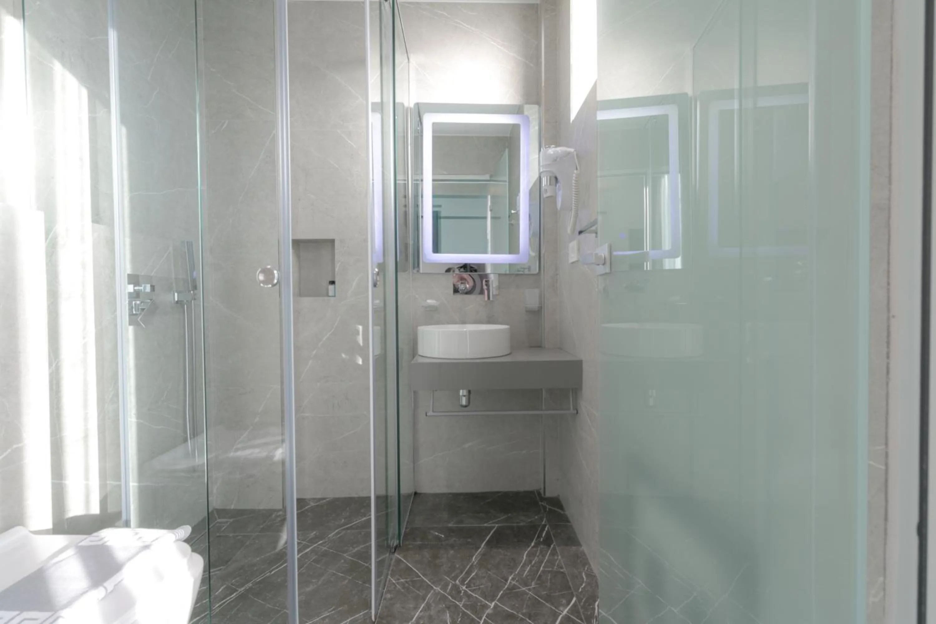 Adele Hotel Ksamil