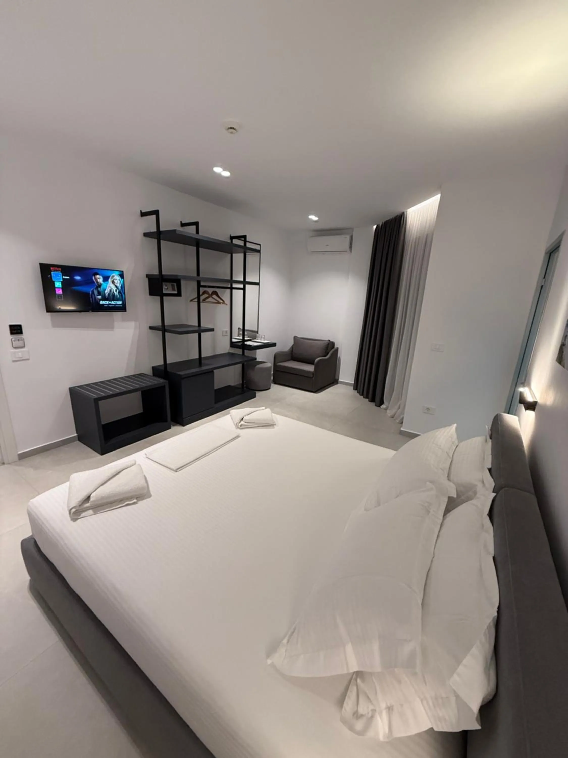 Bed in Adele Hotel Ksamil