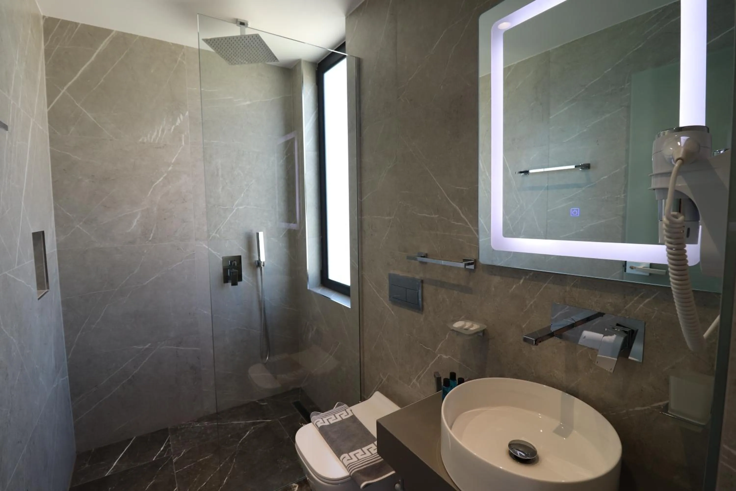 Adele Hotel Ksamil