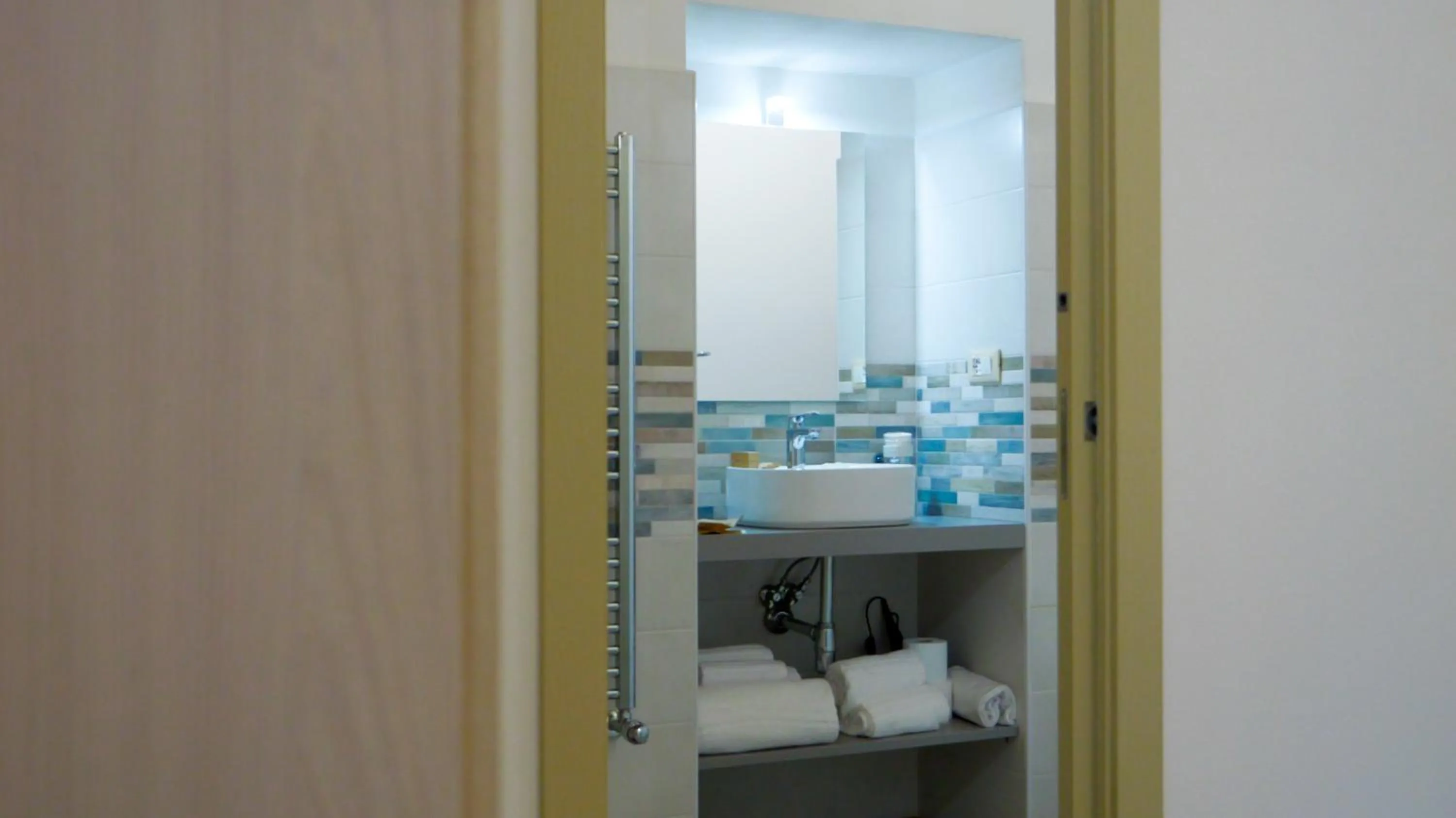 Shower in Perla Suite